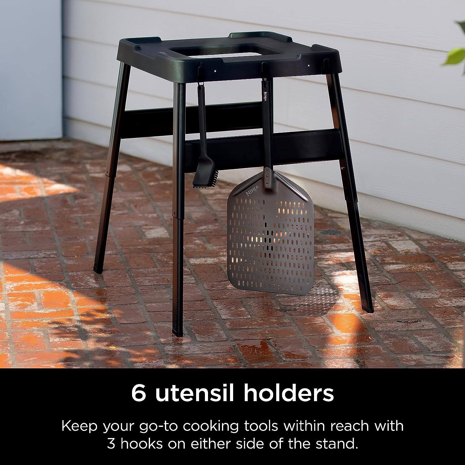 6 utensil holders

Keep your go-to cooking tools within reach with 3 hooks on either side of the stand.