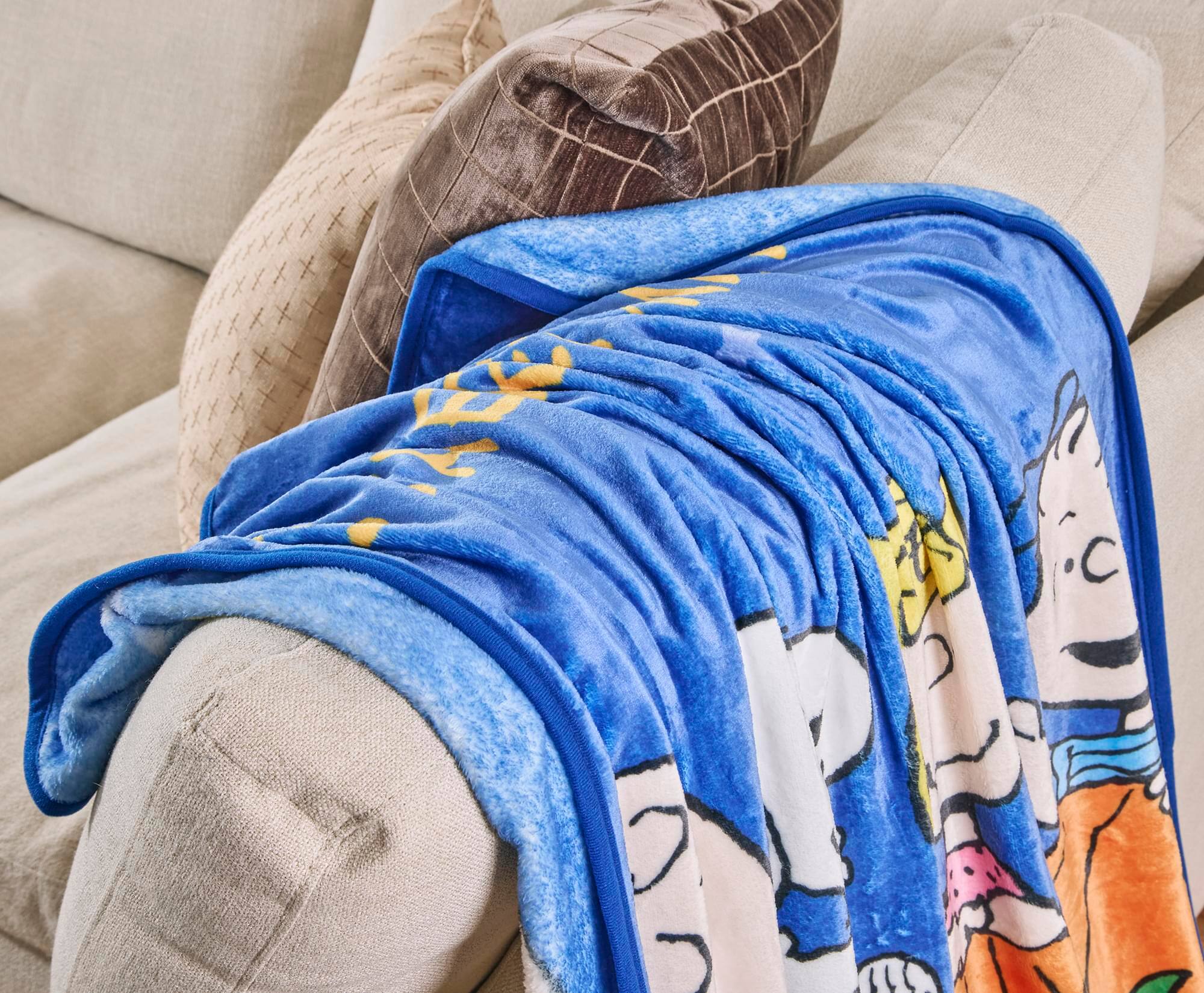 Alt View 5. Silver Buffalo - Peanuts "It's The Great Pumpkin" Fleece Throw Blanket | 45 x 60 Inches - Multi-Colored.
