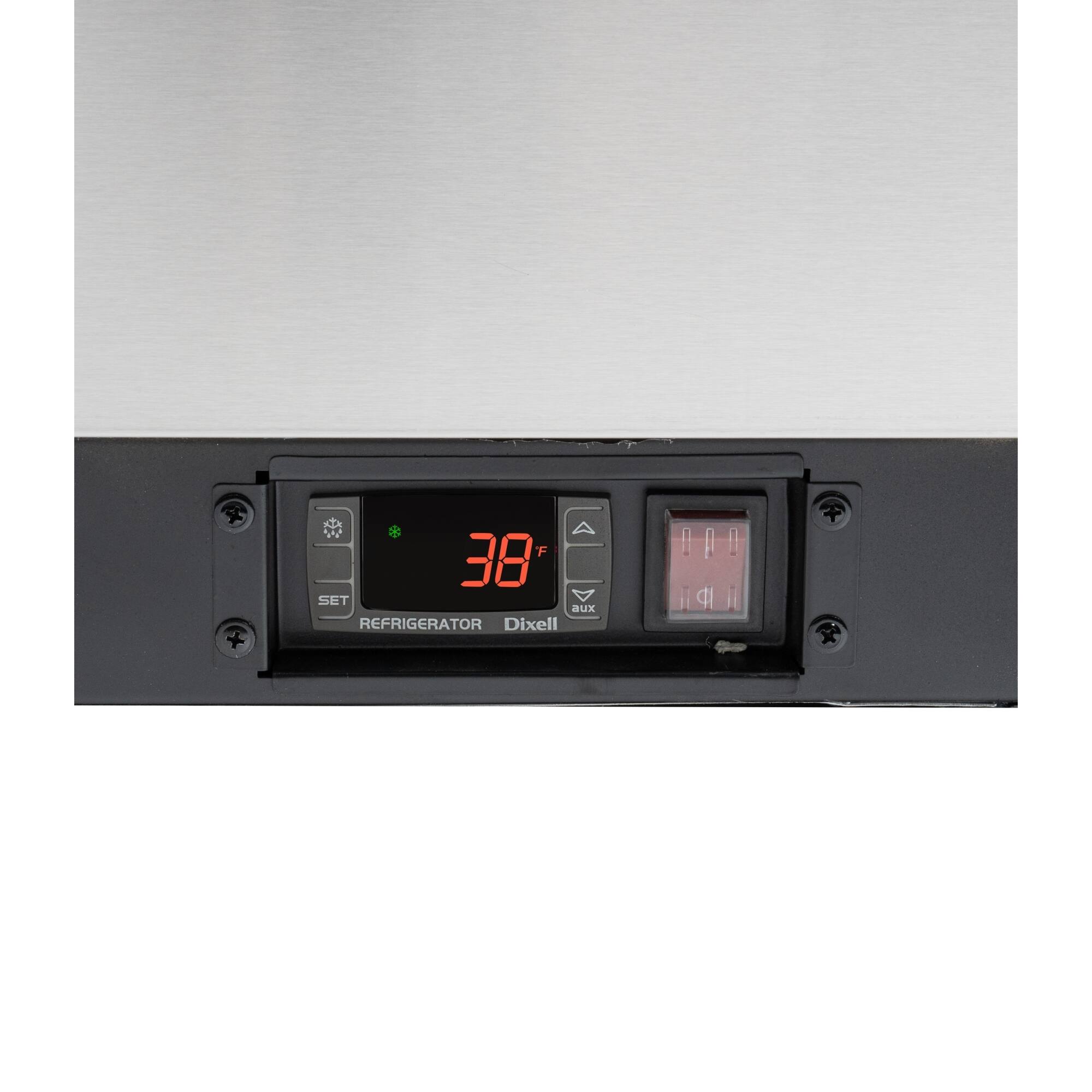 The text on the image reads: "F 38 SET aux REFRIGERATOR Dixell DAO 19."