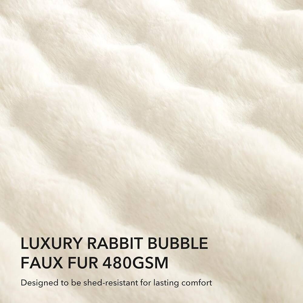 LUXURY RABBIT BUBBLE FAUX FUR 480GSM  
Designed to be shed-resistant for lasting comfort