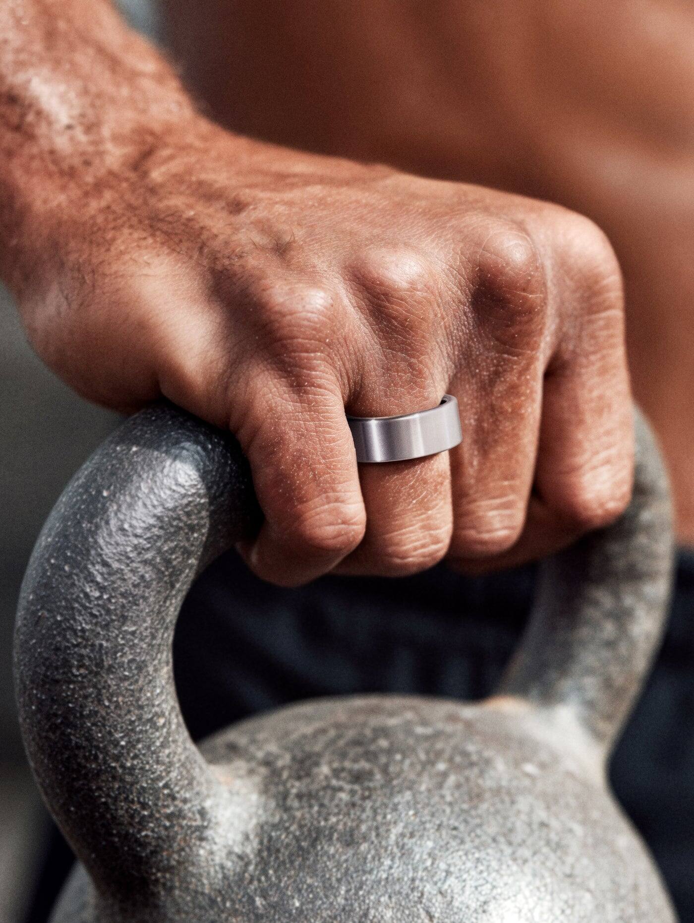 Alt View 1. QALO - QRNT Slim Smart Ring Size 9 - Silver.