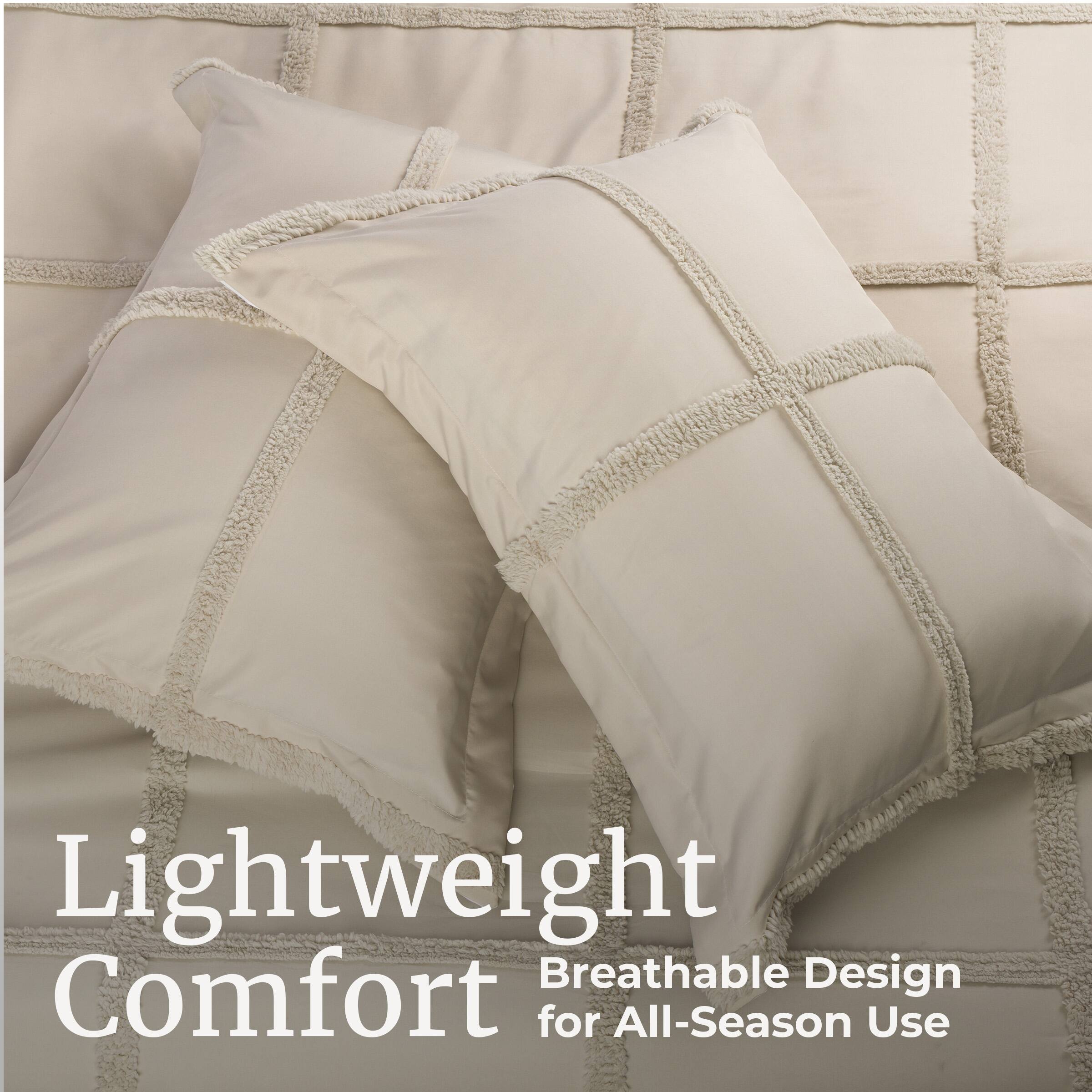 Lightweight Comfort  
Breathable Design for All-Season Use