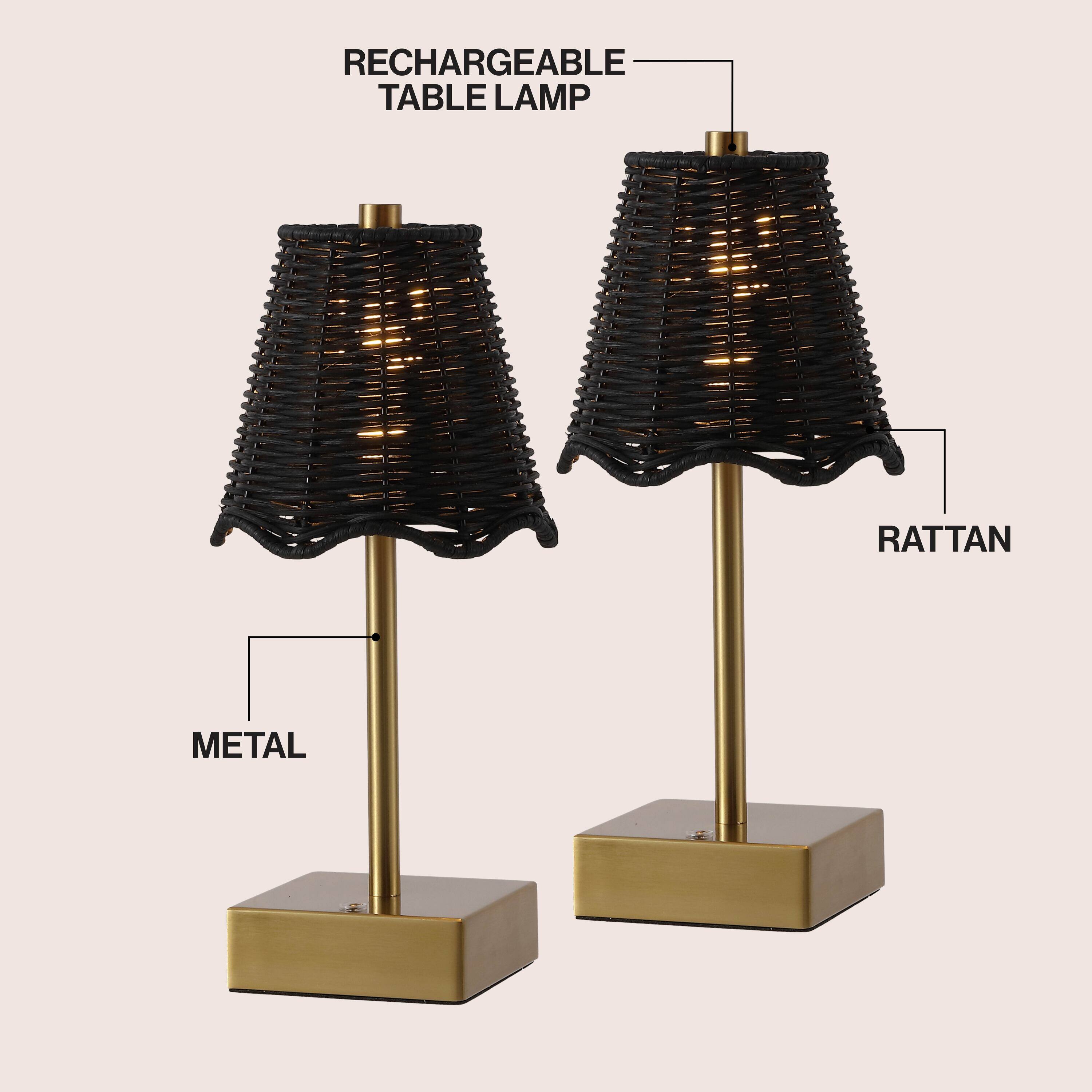 RECHARGEABLE TABLE LAMP  
RATTAN  
METAL