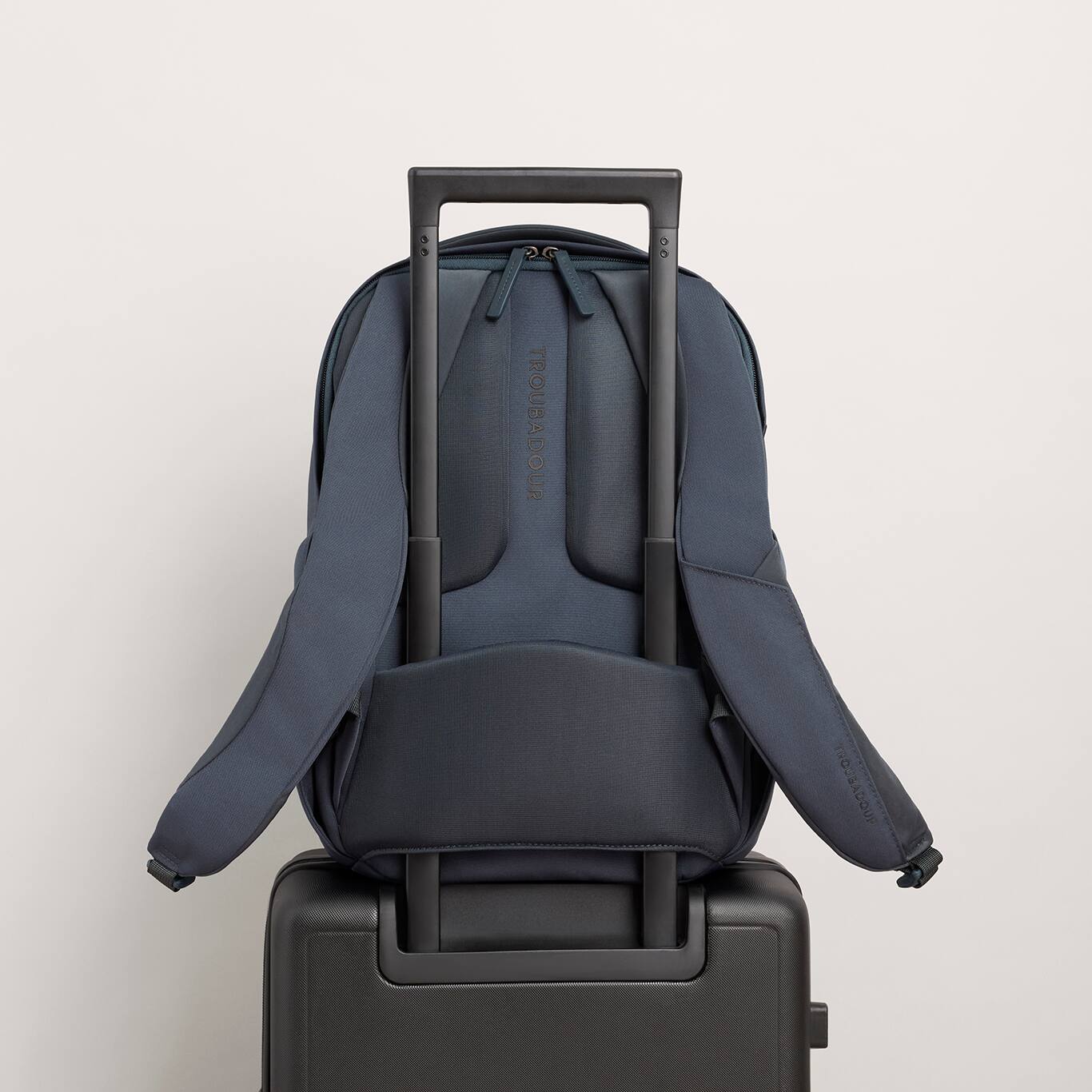 TROUBADOUR  
TROUSADOUP