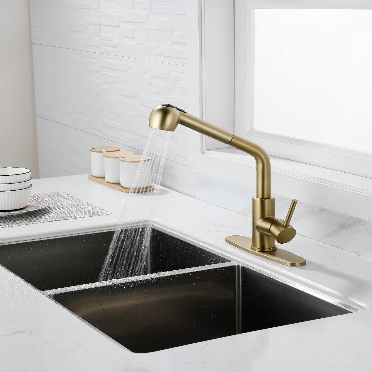 Alt View 1. Ropilly - Ropilly Single Handle Pull Out Kitchen Faucet, Spot Resistant Gold Stainless Steel Sink Faucet with Dual Spray - Gold.