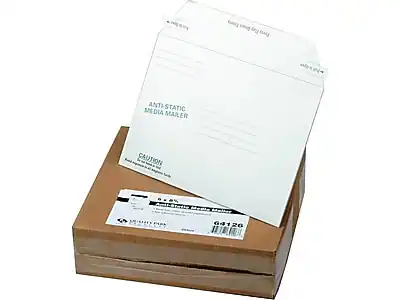 ANTI-STATIC MEDIA MAILER
CAUTION
G4126