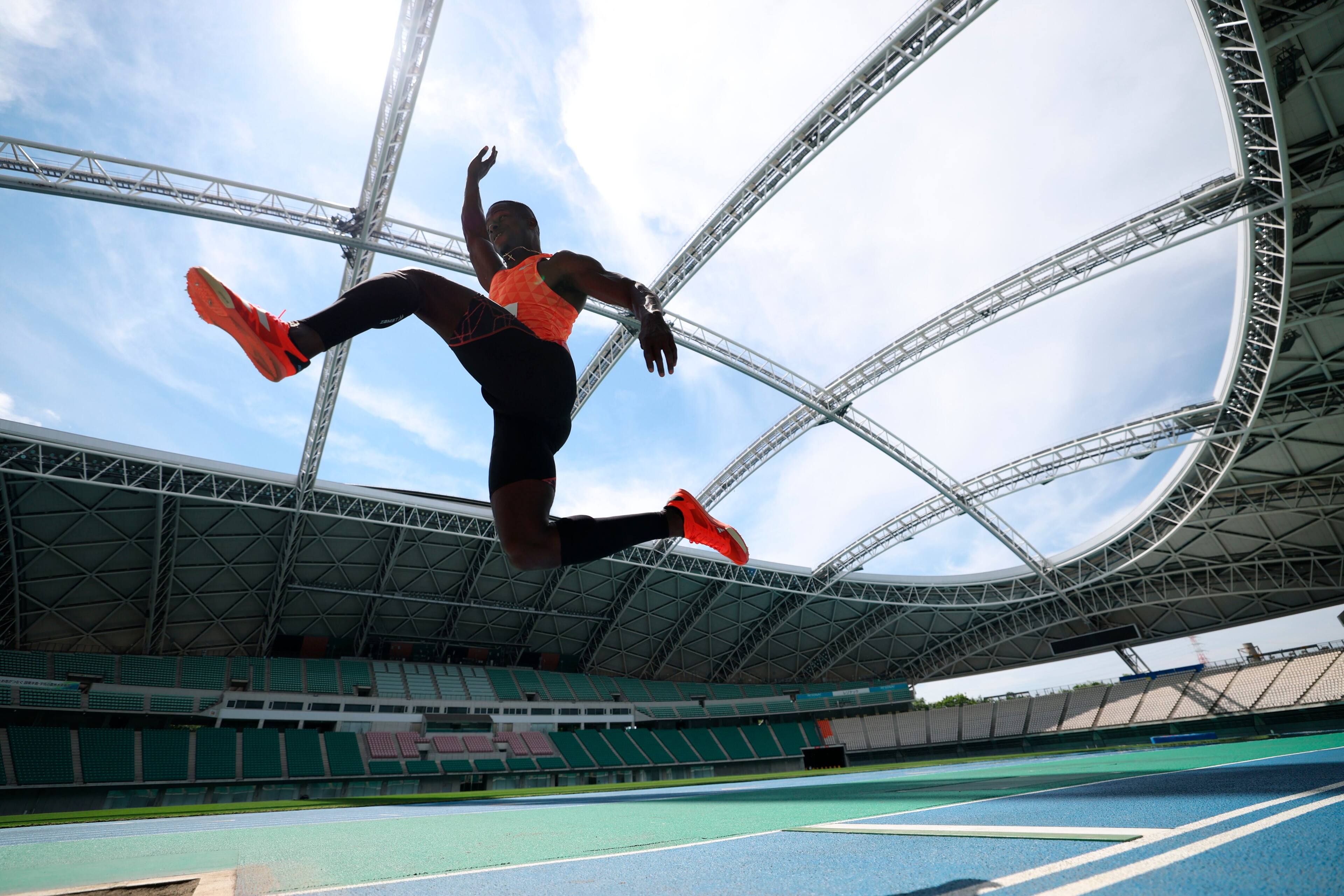 Alt View 19. Canon - EOS R1 Mirrorless Camera (Body Only) - Black.