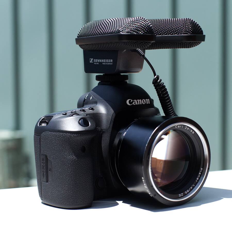 Sennheiser MKE 440 Compact Stereo Shotgun Microphone with 3.5mm Sennheiser MKE 440 Compact Stereo Shotgun Microphone with 3.5mm