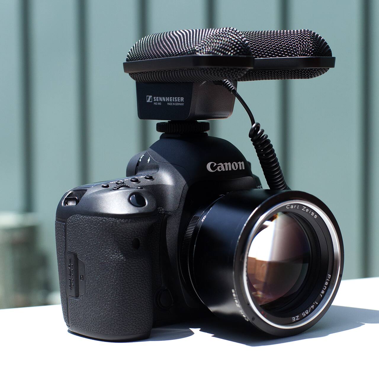 Canon Carl Zeiss 3 Planar 1,4/85 lens.