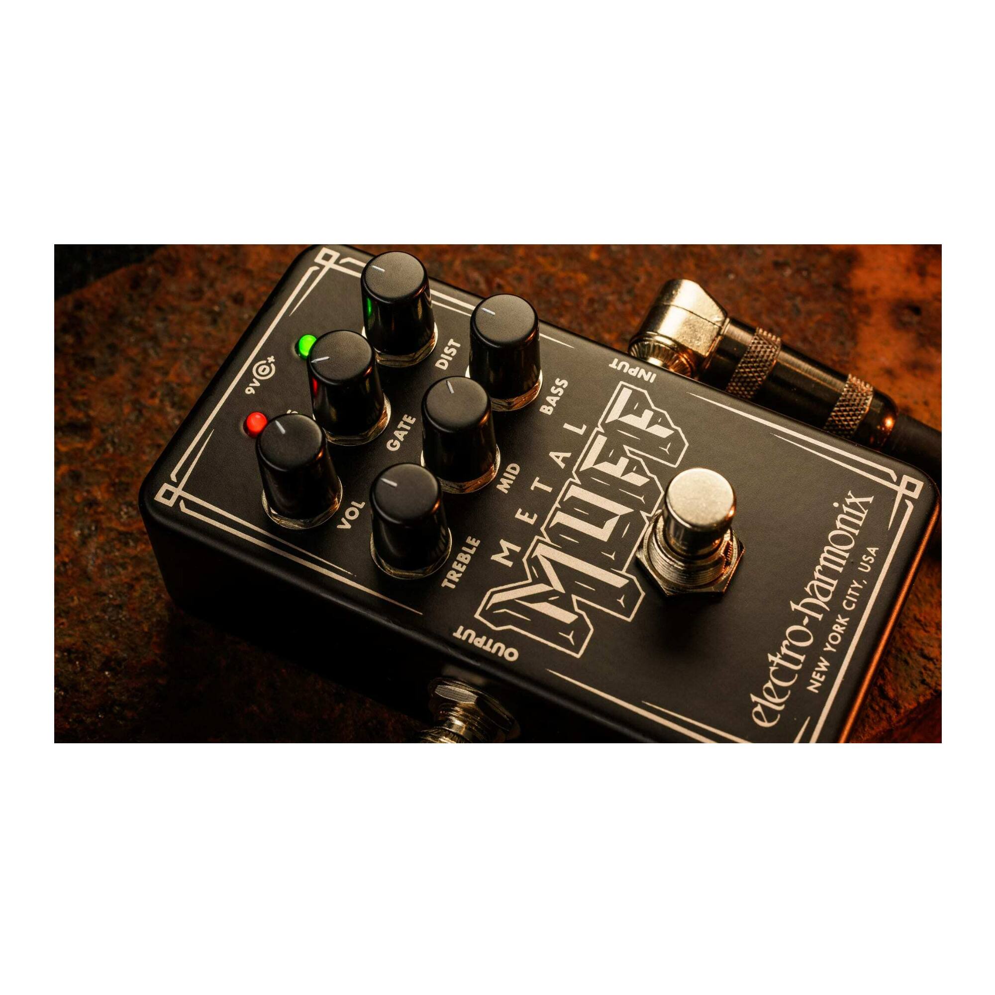 A DIST INPUT BASS GATE 1 A METAL MID T VOL MIk E TREBLE M USA electro-harmonix CITY, OUTPUT YORK NEW