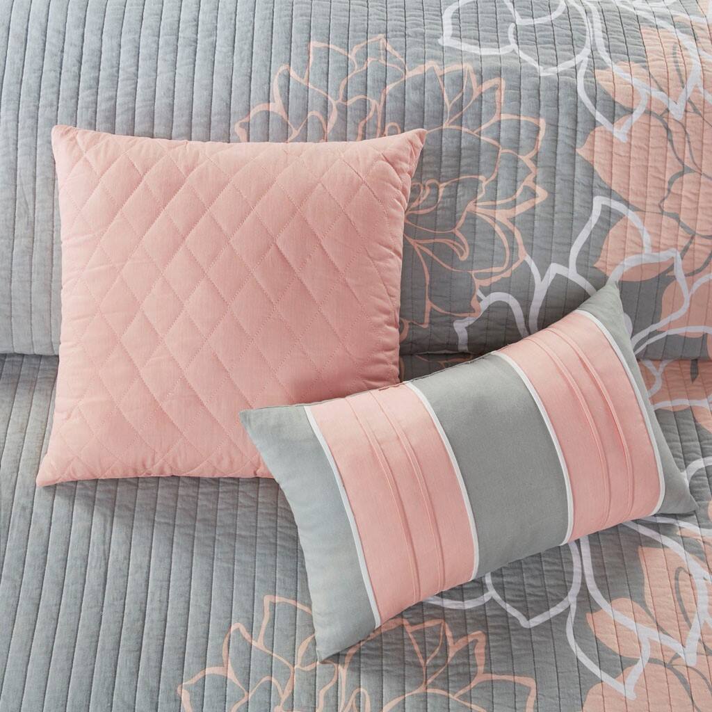 Alt View 3. Gracie Mills - Gracie Mills Glenda 6-Piece Reversible Cotton Printed Quilt Set with Throw Pillows - Grey/Peach.
