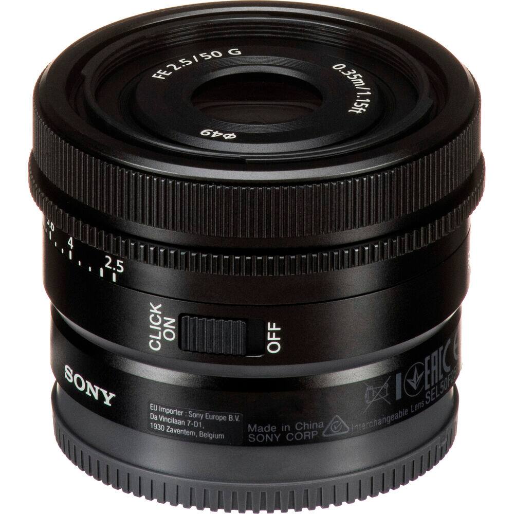 FE 2.5/50 G  
649  
0.35m/1.15ft  
4  
2.5  
CLICK  
ON  
OFF  
SONY  
EU Importer: Sony Europe B.V.  
Da Vinciaan 7-D1  
1930 Zaventem, Belgium  
Made in China  
Interchangeable Lens  
SONY CORP