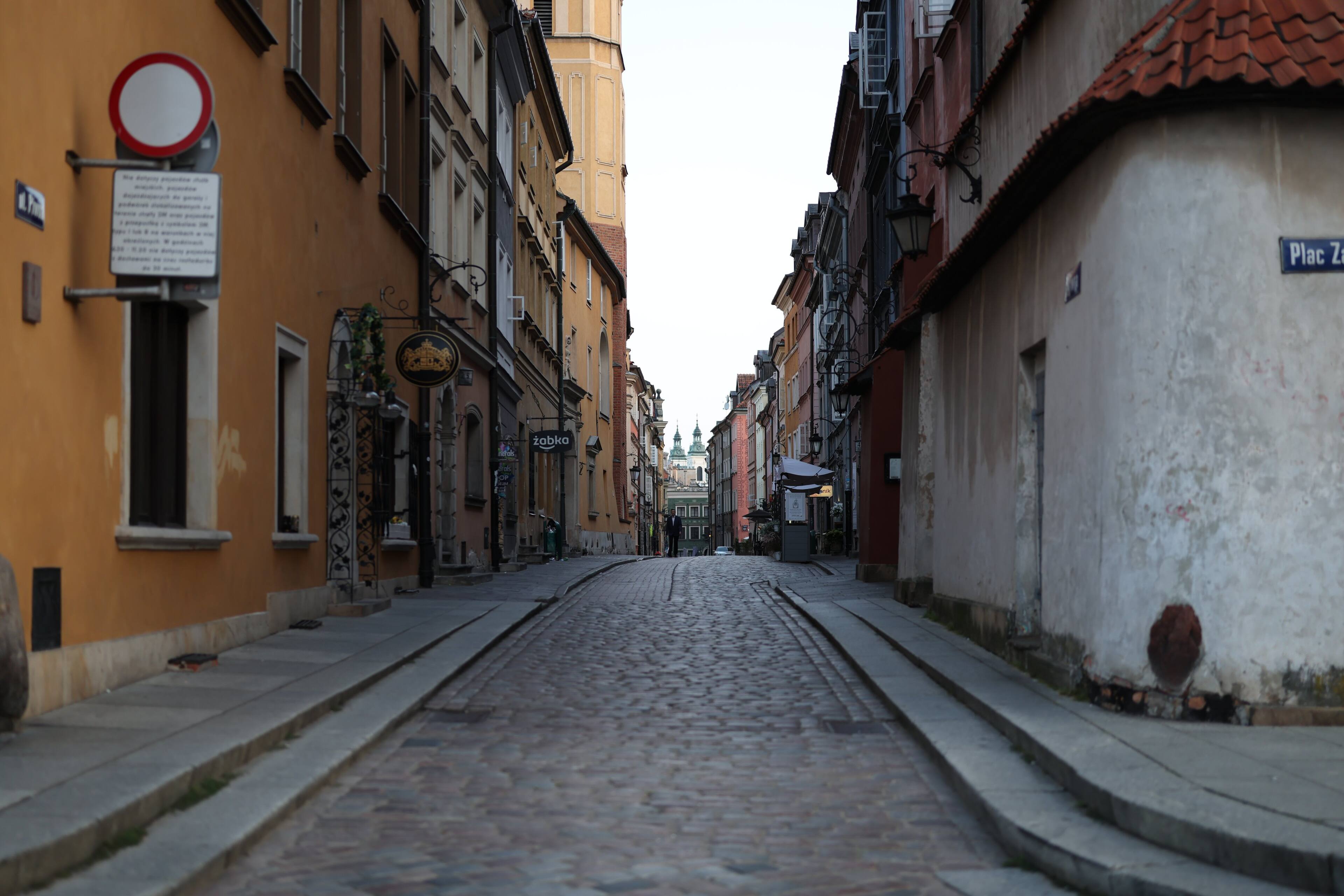 The text on the image reads "M - Plac Zi zabko." This can be grouped and corrected as "M - Plac Ziabko."