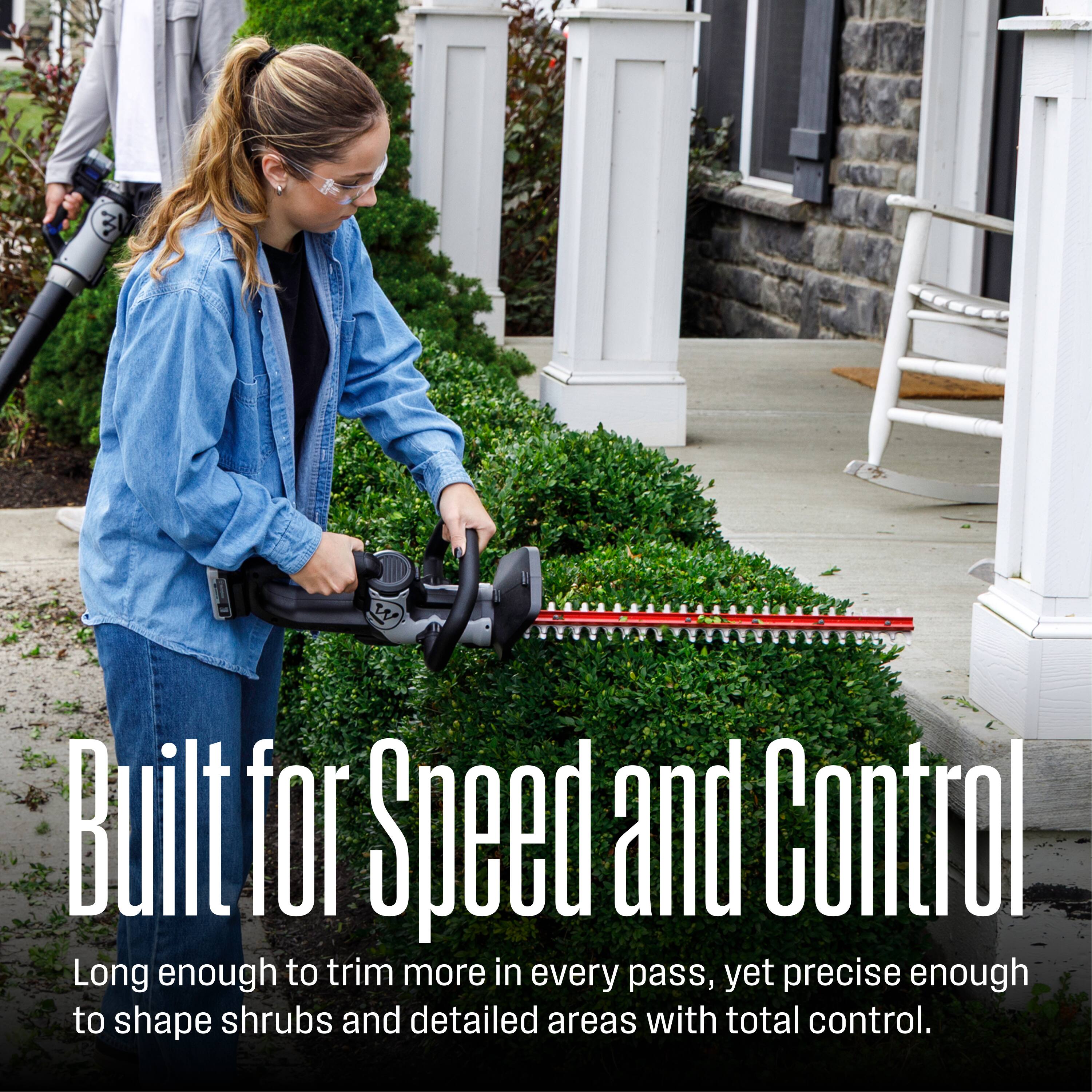 Built for Speed and Control

Long enough to trim more in every pass, yet precise enough to shape shrubs and detailed areas with total control.