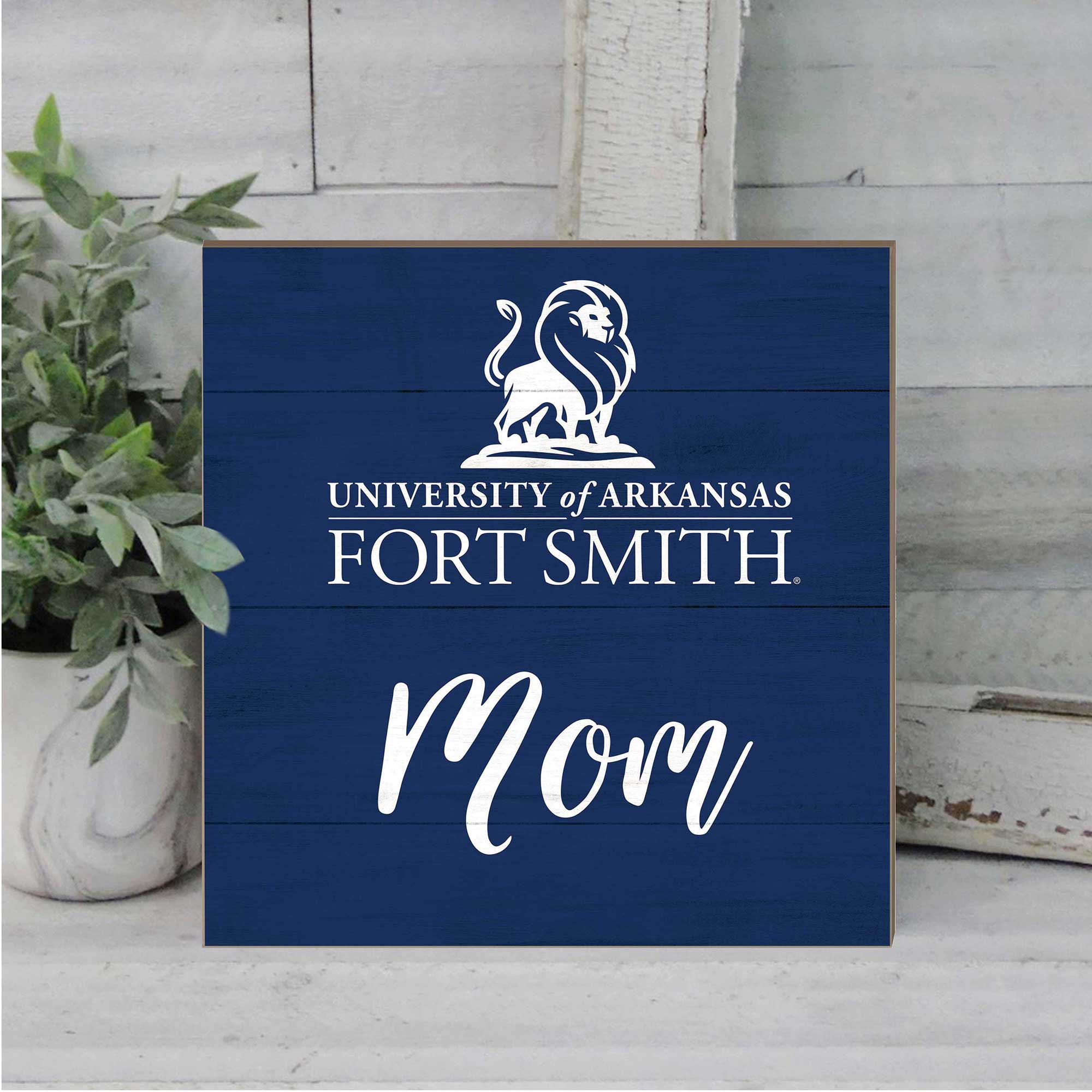 UNIVERSITY of ARKANSAS FORT SMITH  
Mom