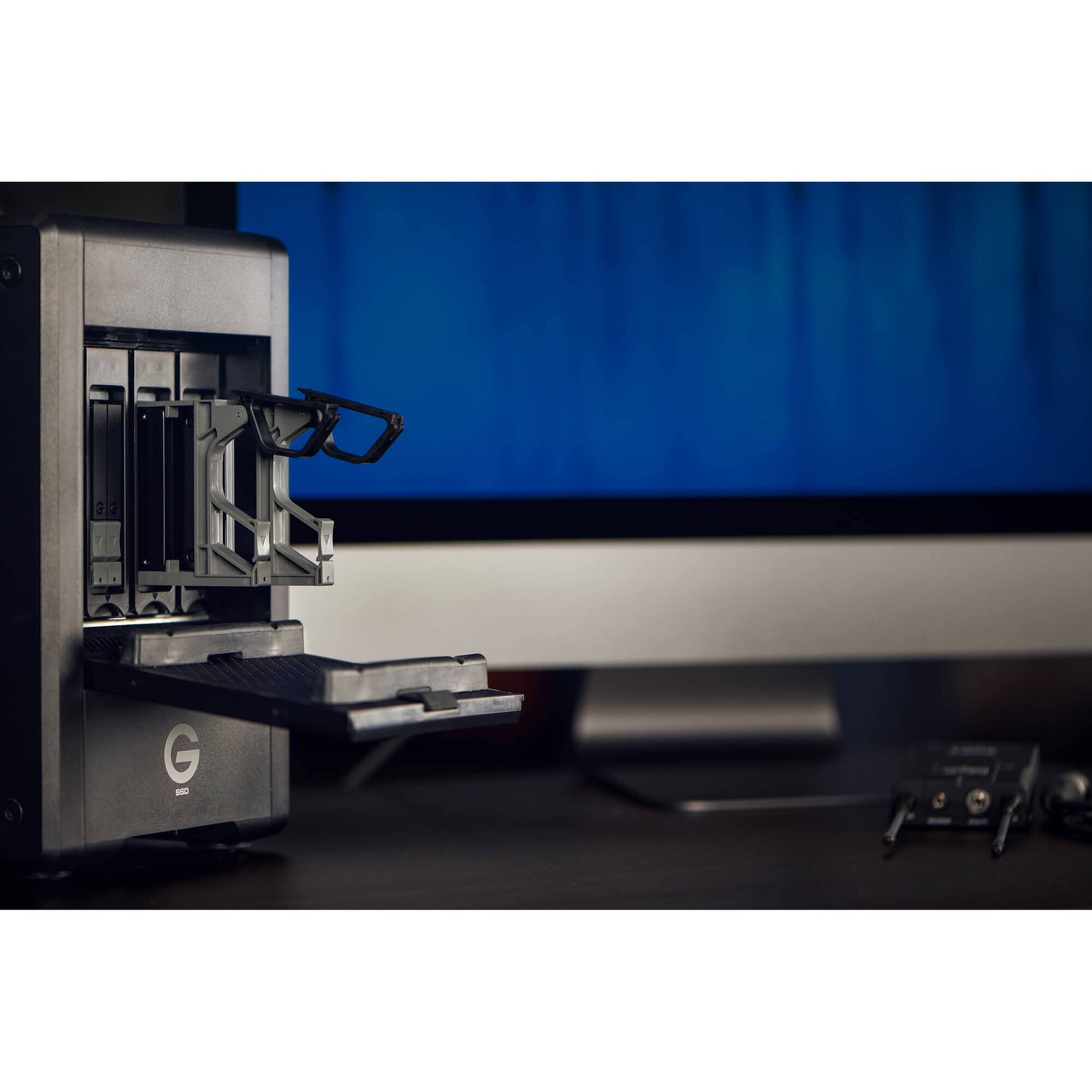 Alt View 1. SanDisk Professional - SanDisk Professional G-RAID Shuttle 4 80TB 4-Bay Thunderbolt 3 RAID Array (4 x 20TB).