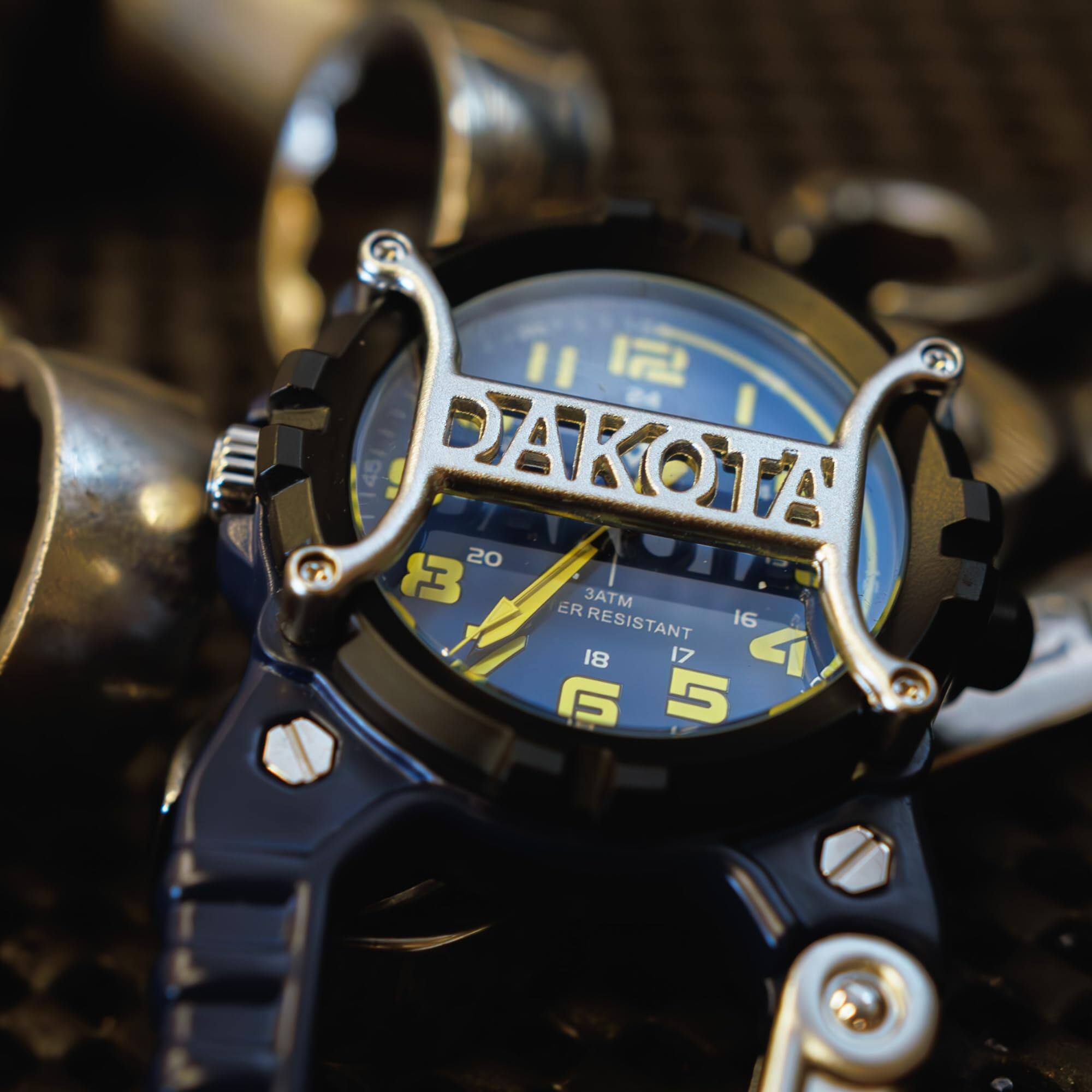 Y I 45 DAKOTA 20 Y 3ATM RESISTANT 16 18 17 4 F 5