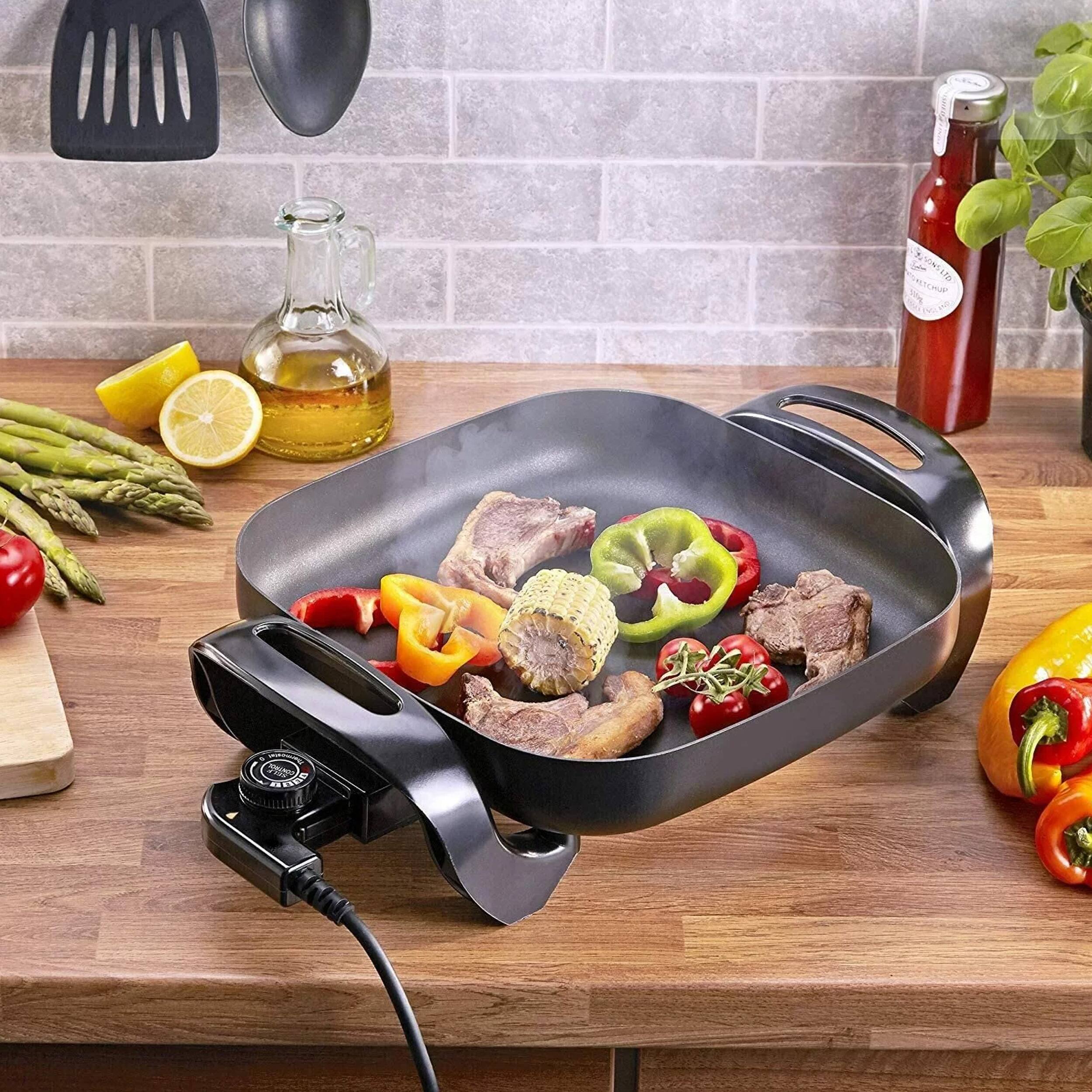 Alt View 5. Brentwood - Brentwood 12 in. Electric Skillet with Glass Lid in Black - Black.