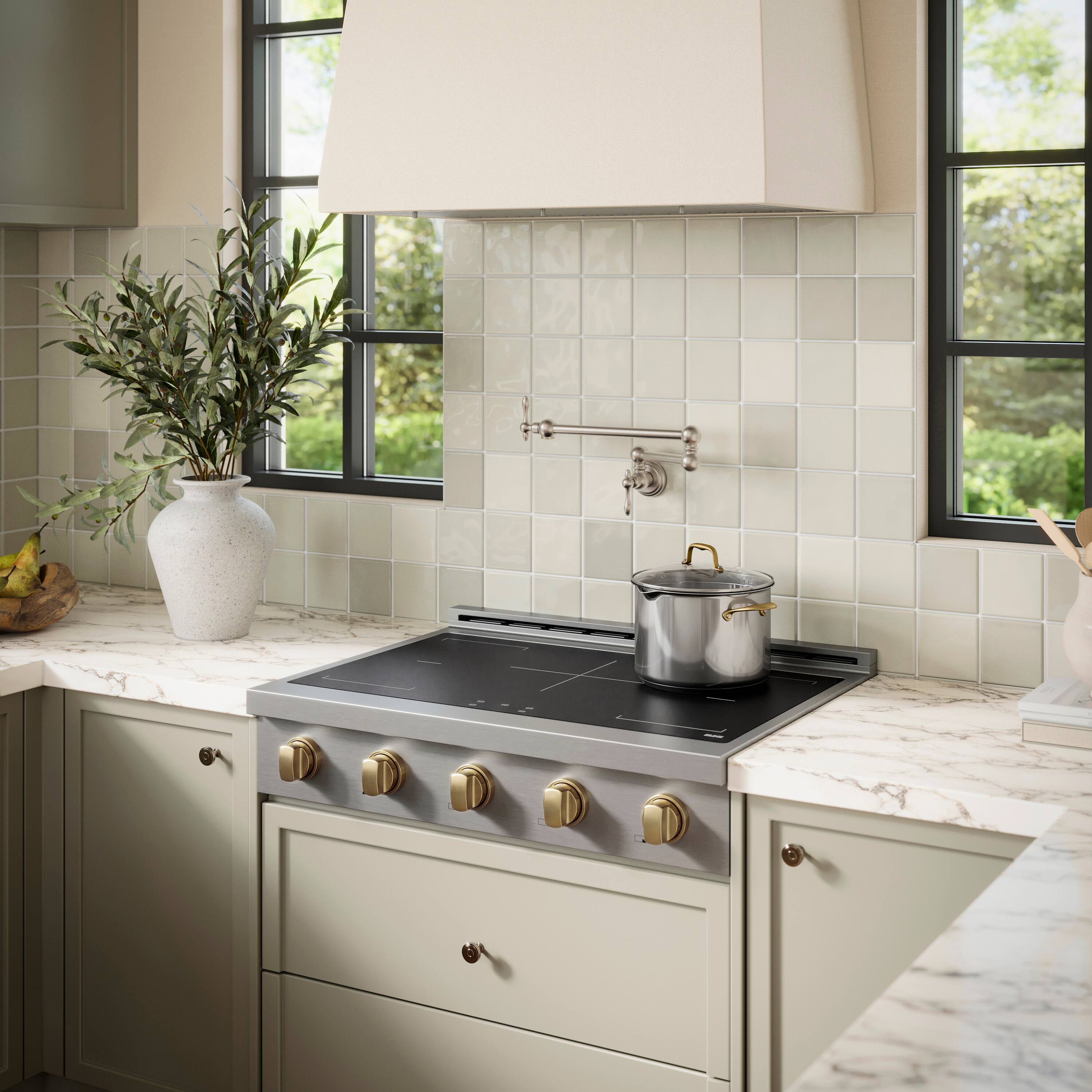 Alt View 5. ZLINE - Autograph 36 in. Paramount Built-in Electric Induction Rangetop with 5 Elements in Stainless Steel and Champagne Accents - Stainless Steel.