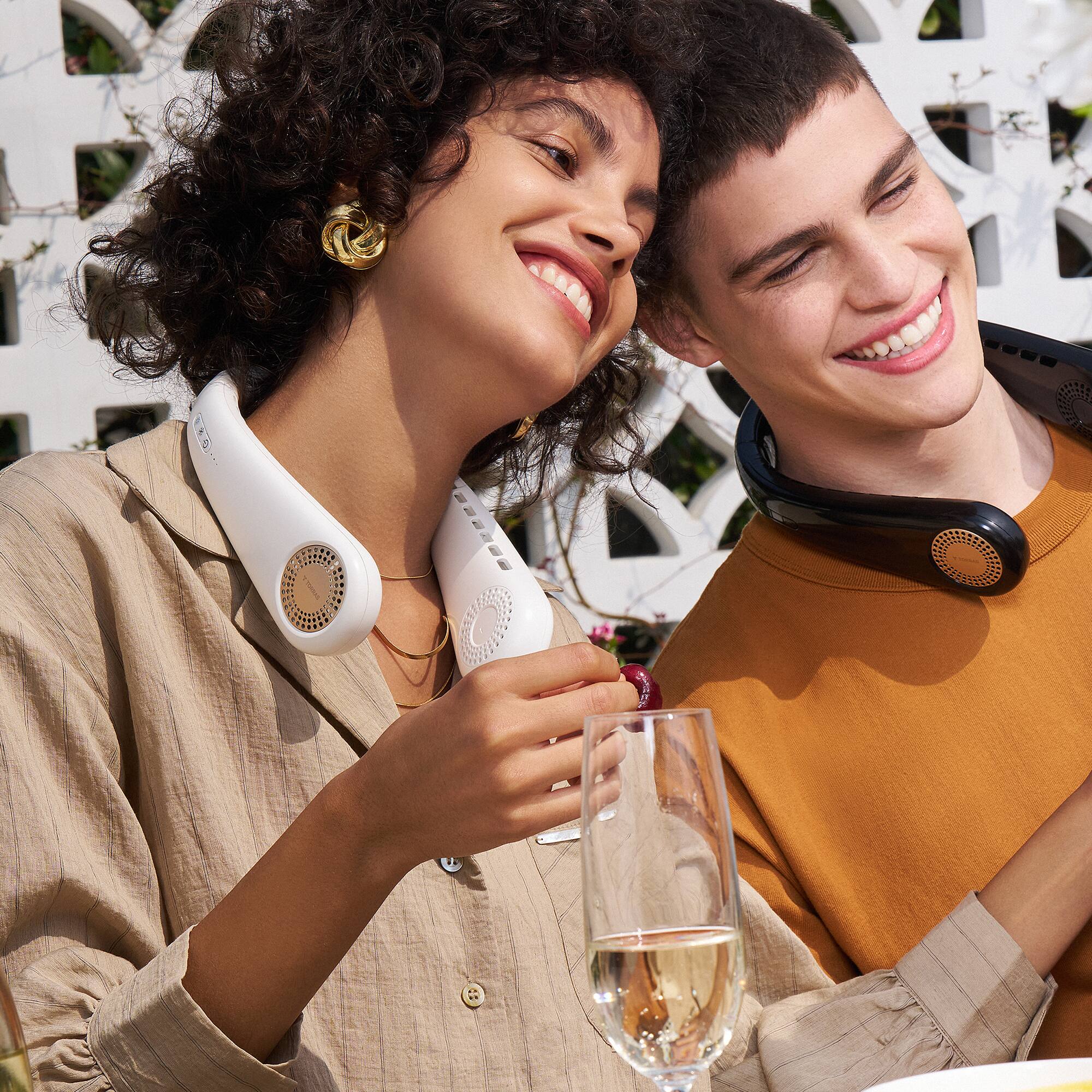 Alt View 21. TORRAS - COOLiFY Air Instant Cooling and Heat Therapy Ultra-Light Personal Cooling Bladeless Portable Neck Fan - Midnight Black.