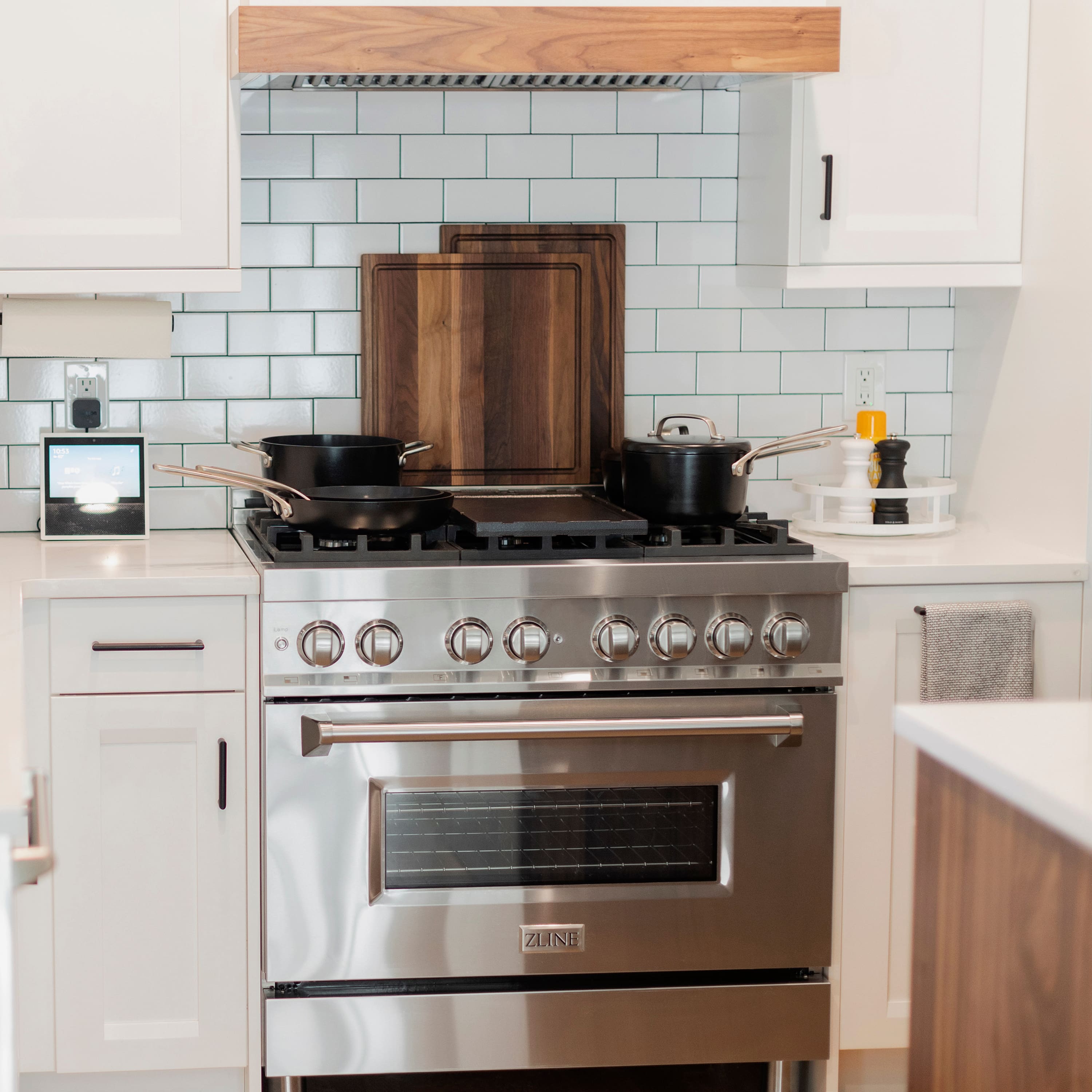 Alt View 14. ZLINE - 36" Legacy Dual Fuel Range w/ 6 Burner Gas Cooktop and Electric Convection Oven (RA36) - Stainless steel.