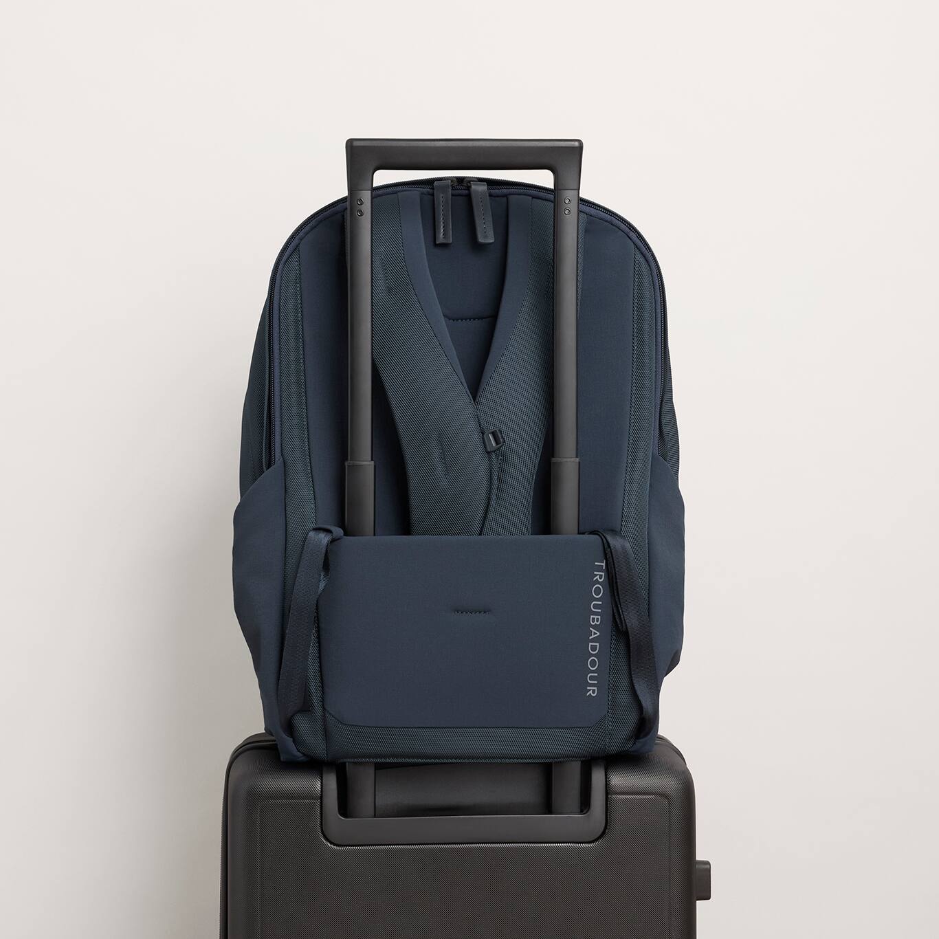 Alt View 4. Troubadour - Neo Laptop Backpack - Basalt.