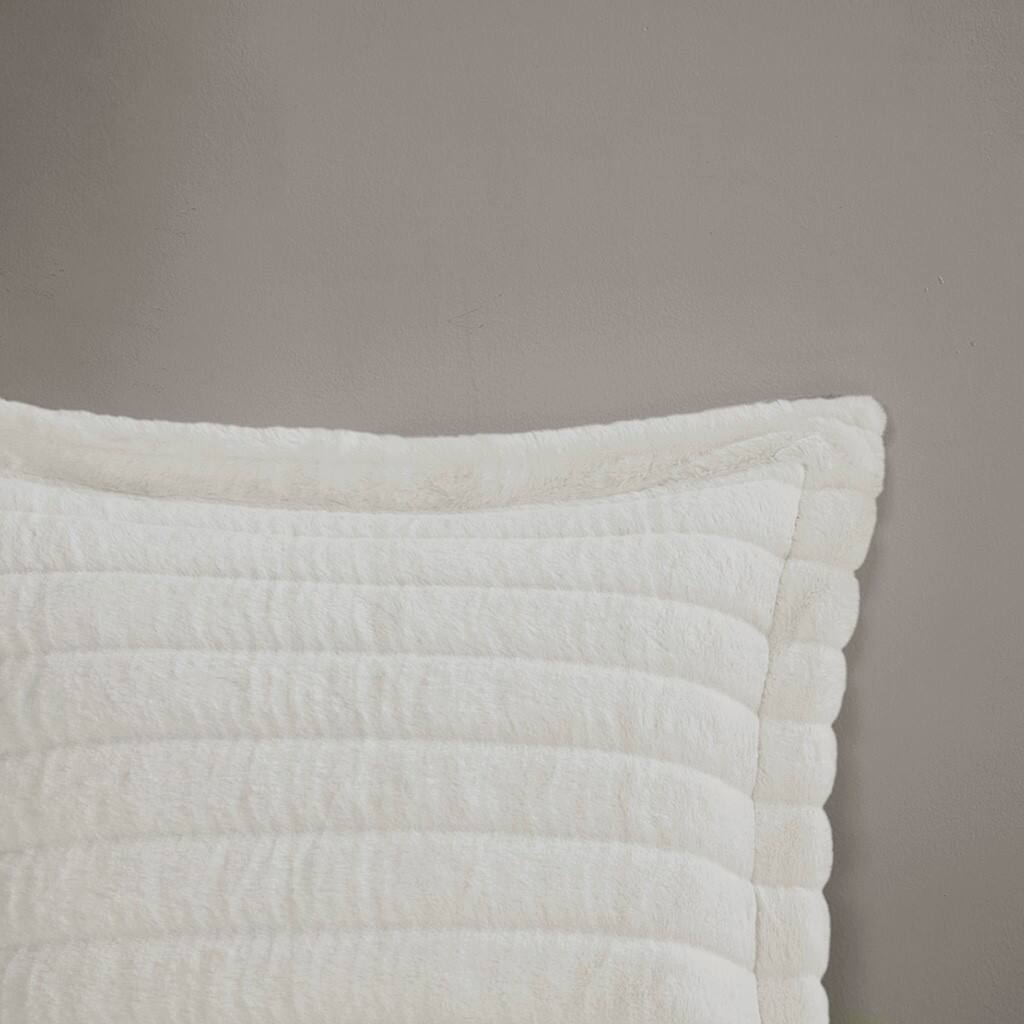 Alt View 2. Gracie Mills - Gracie Mills Felton Plush to Sherpa Reversible Comforter Set - Ivory.