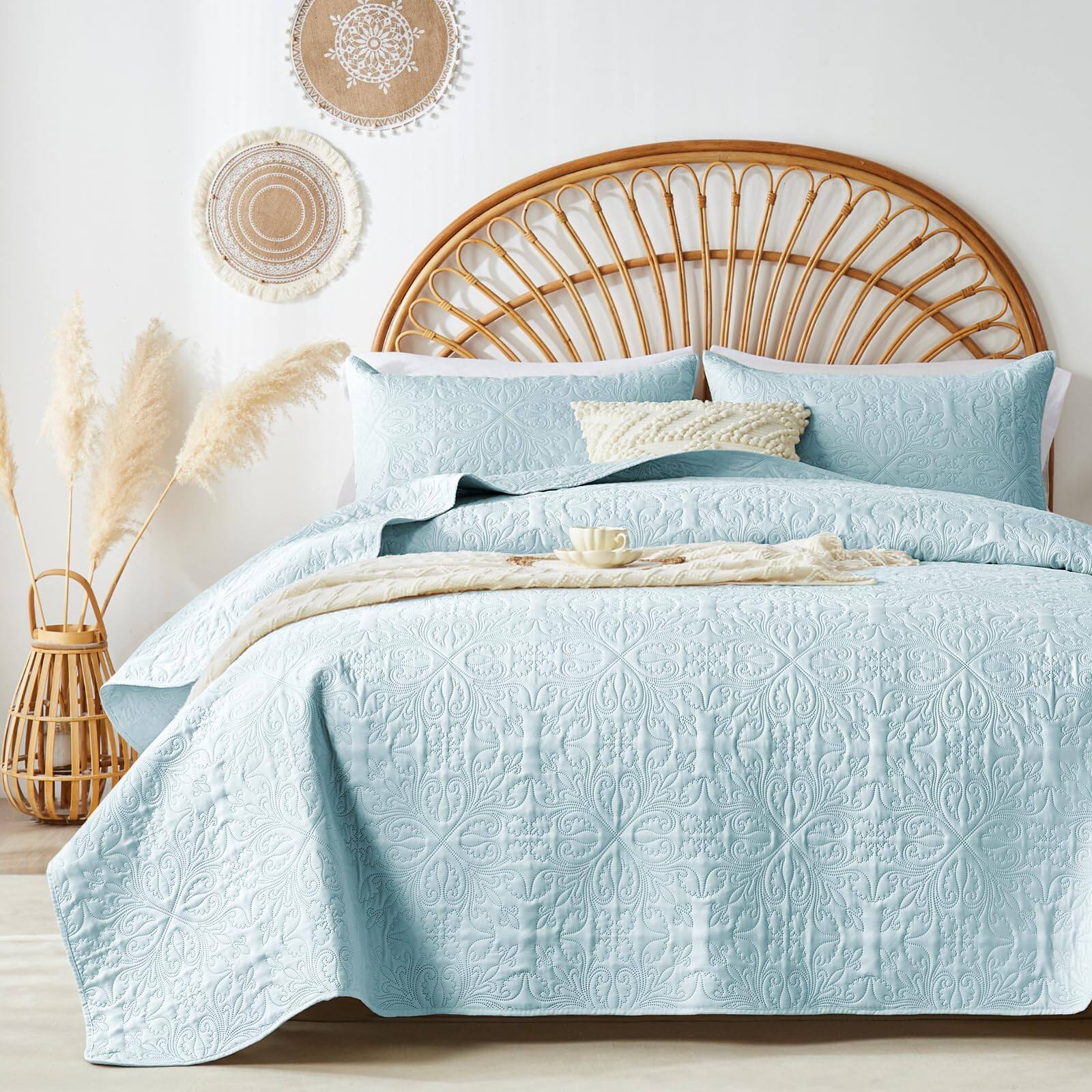 Front. PARKER SLATER - Beige Full Queen Quilt Bedding Set For All Seasons Lightweight Bedspread Size Modern Style Soft Microfiber Elegant... - Sky Blue-King/Cal(96"x110").