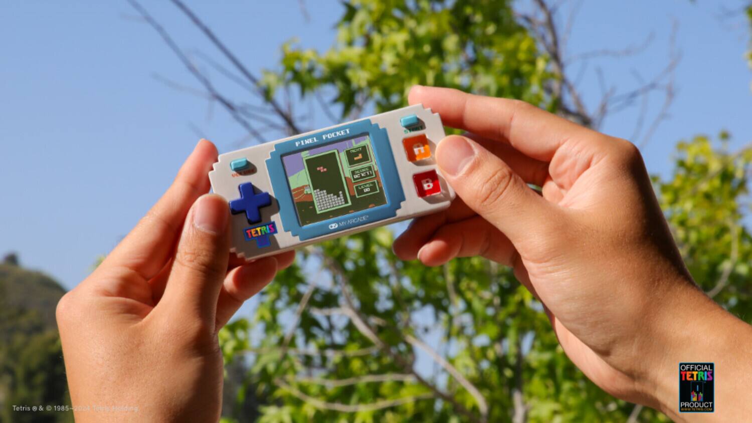 PIXEL POCKET  
TETRIS  

OFFICIAL TETRIS PRODUCT  

Tetris © & © 1985-2024 Tetris Holding.