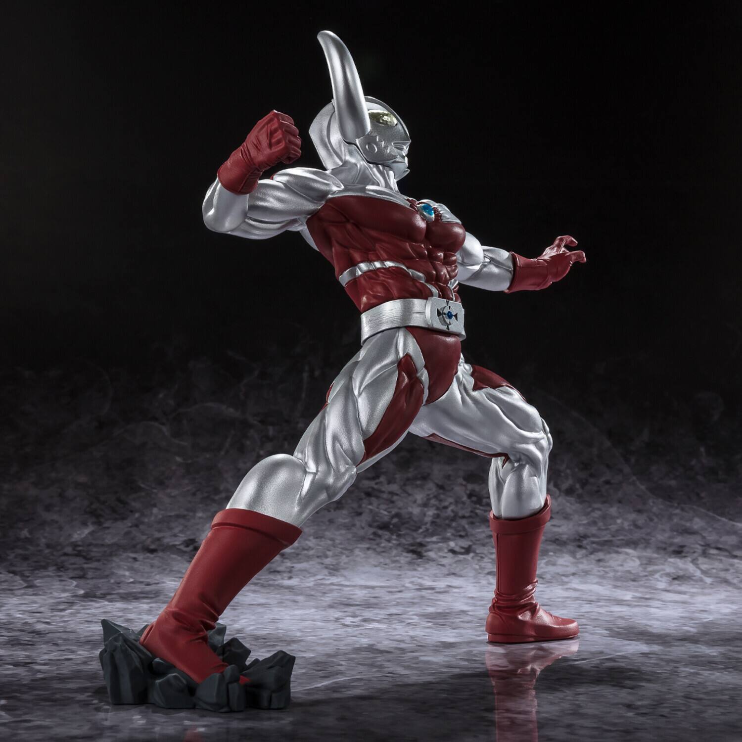 Alt View 1. PopMarket - BanPresto - Ultraman Series - Gokai Father of Ultra   - Collectibles - Multicolor.