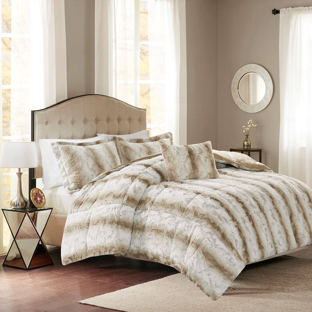 Alt View 1. Gracie Mills - Gracie Mills Shawn 4-Peice Soft Faux Fur to Mink Comforter Set - Sand.