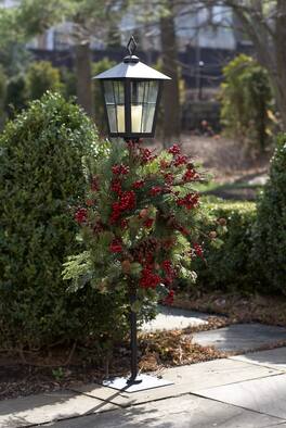 BreeBe - Metal Lantern Post with Wreath Holder 43.25"H - Black