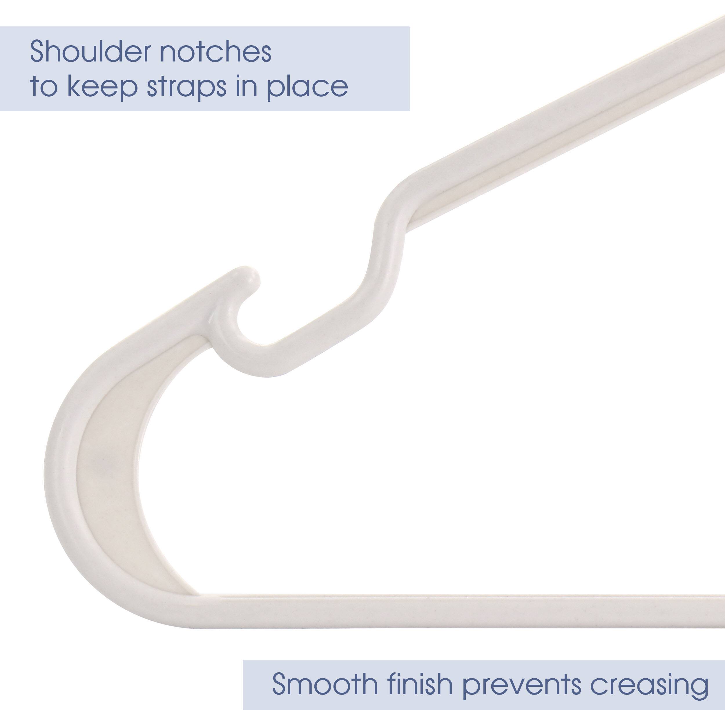 Shoulder notches to keep straps in place
Smooth finish prevents creasing