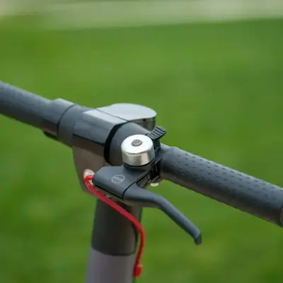 GoTrax - Xr PRO Commuting Electric Scooter w/19mi Max Operating Range & 15.5 Max Speed - Black