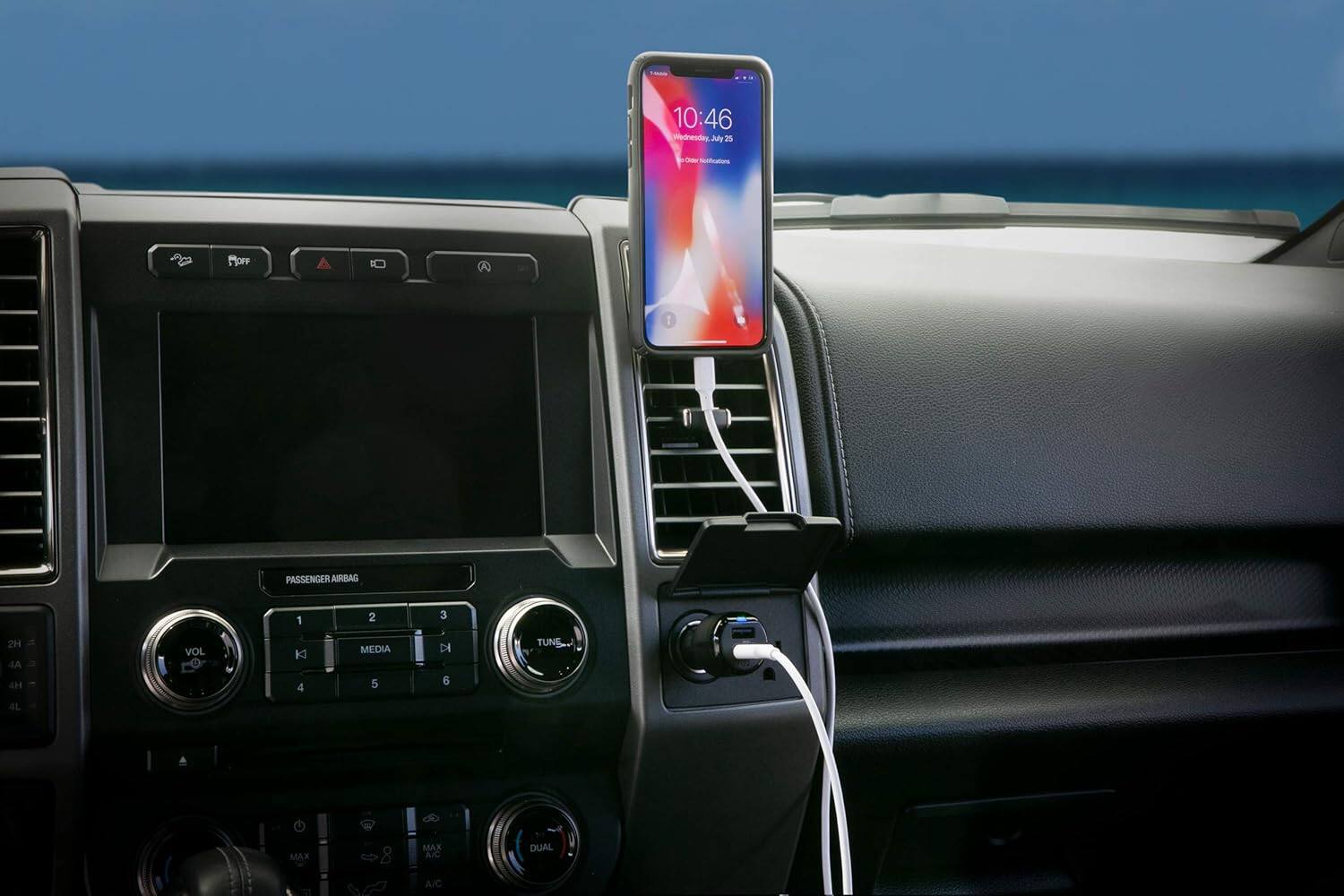 10:46  
Wednesday, July 25  
No Other Notifications  

PASSENGER AIRBAG  
1 2 3 4 5 6  
MEDIA  
TUNE  
VOL  
DUAL  
MAX  
A/C  
DUAL A/C