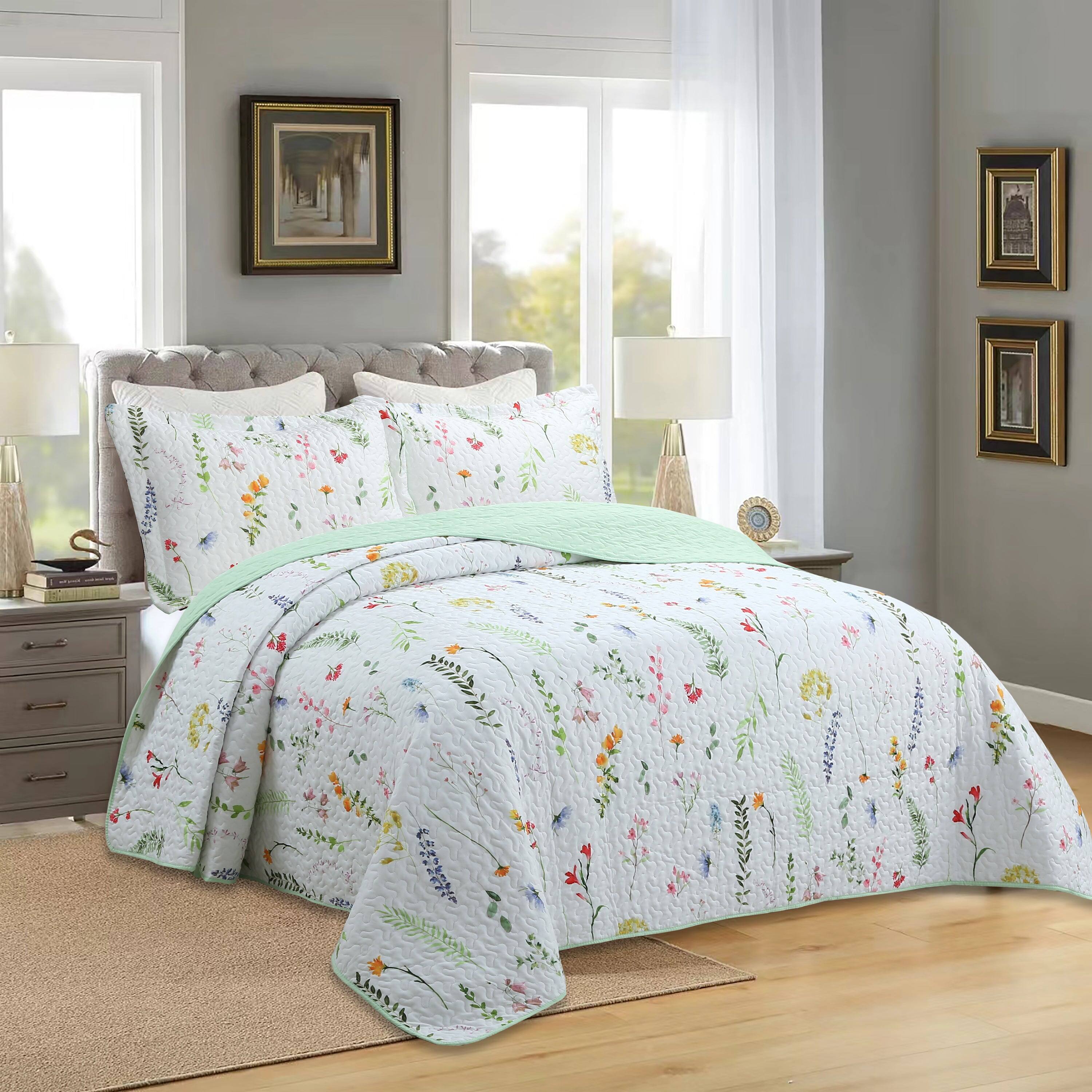Left. MarCielo - Marcielo 3 Piece Printed Floral Quilt Set Lightweight Bedspread Set - White floral.