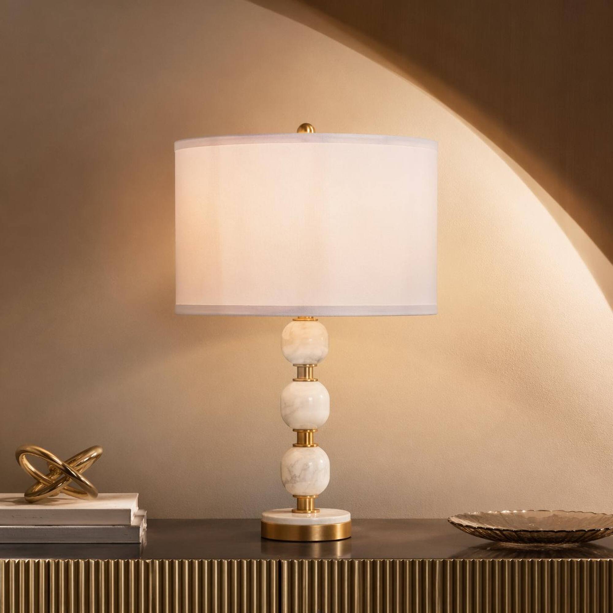 Left. RYHNUYNE - Marble and Aluminum Table Lamp with White Fabric Drum Shade and Brass Finial, 26.5-Inch Vintage Modern Accent Lighting - White.