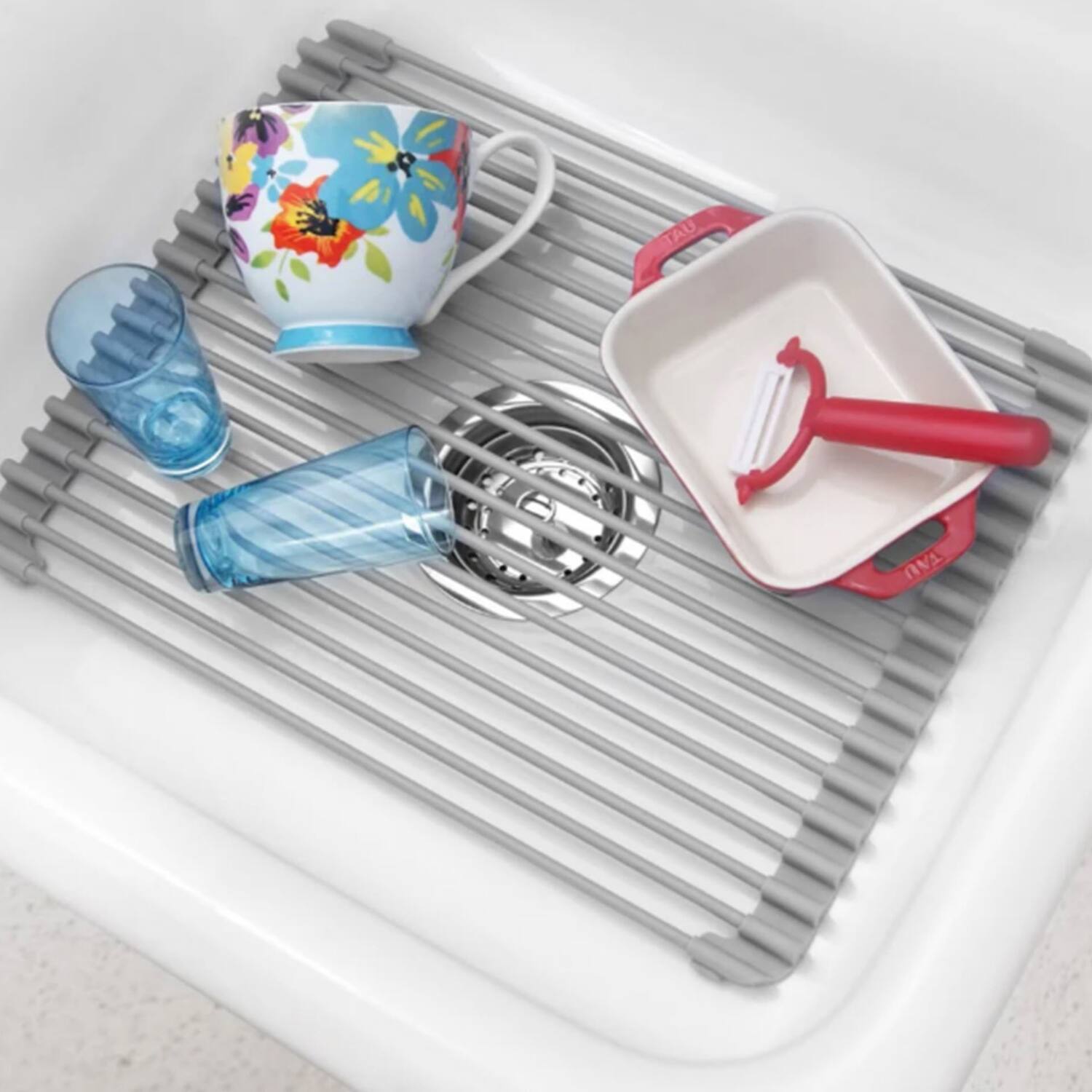 The text on the image reads:

"TAU TAU"