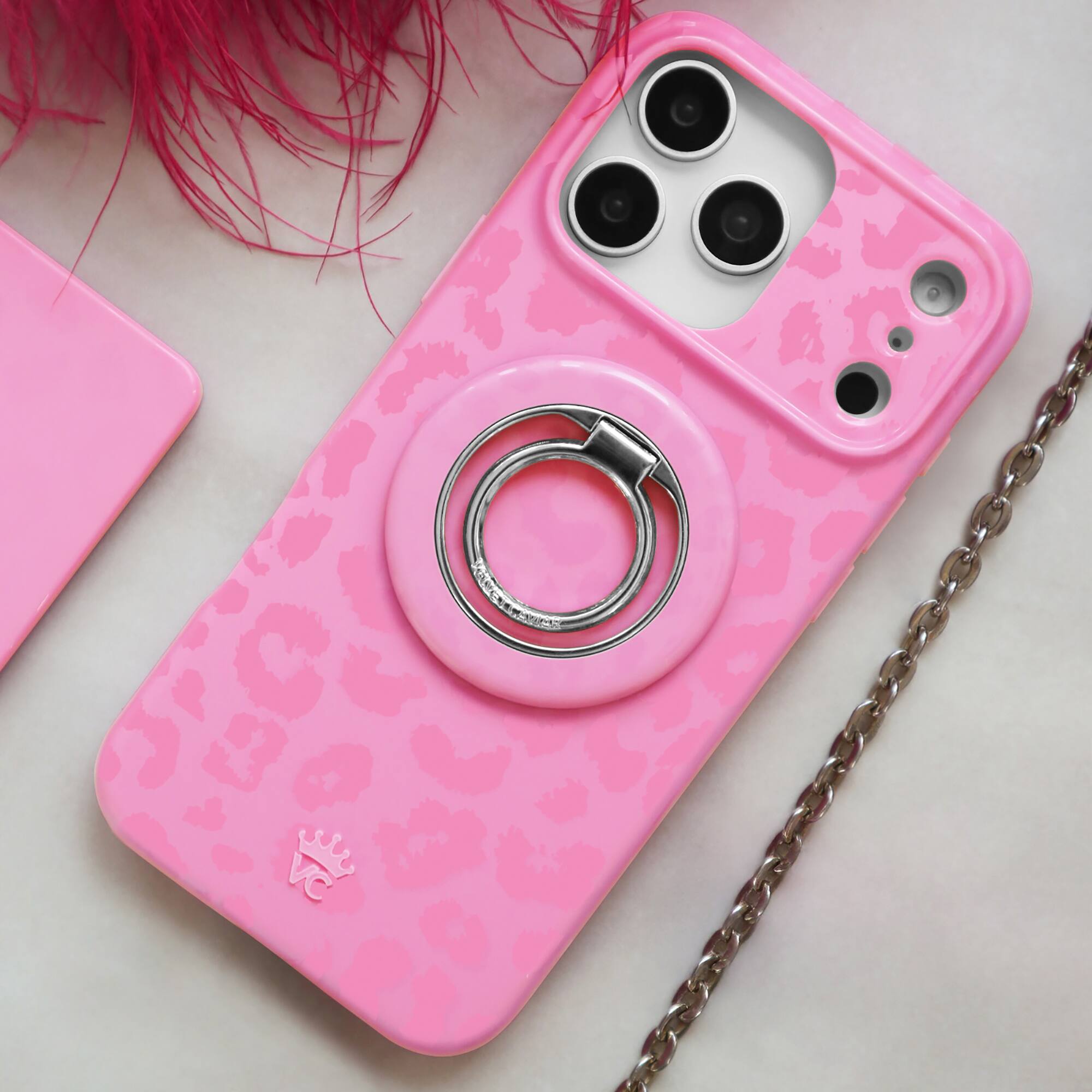 Alt View 5. VELVET CAVIAR - MagSafe Case for Apple iPhone 17 Pro - Hot Pink Leopard.