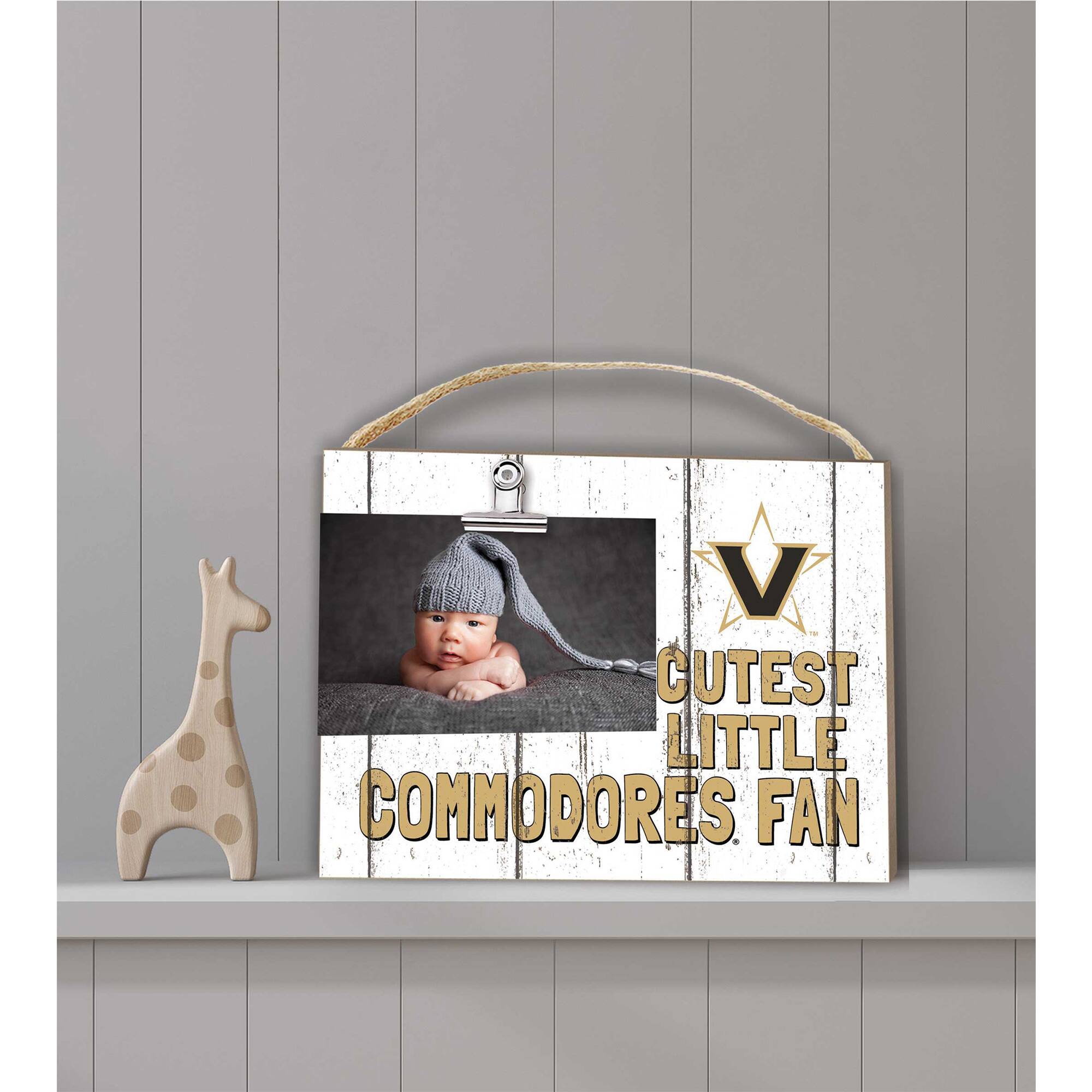 CUTEST LITTLE COMMODORES FAN