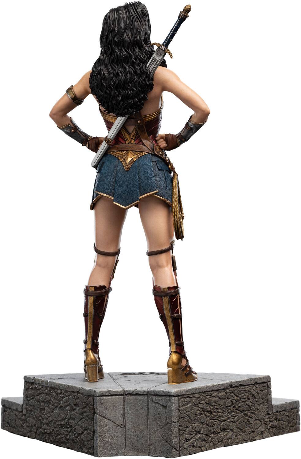 Alt View 3. Weta Workshop - WETA Workshop Polystone - Justice League (Zack Snyder) - Trinity Series - Wonder Woman 1:6 Scale - Collectibles - Multicolor.
