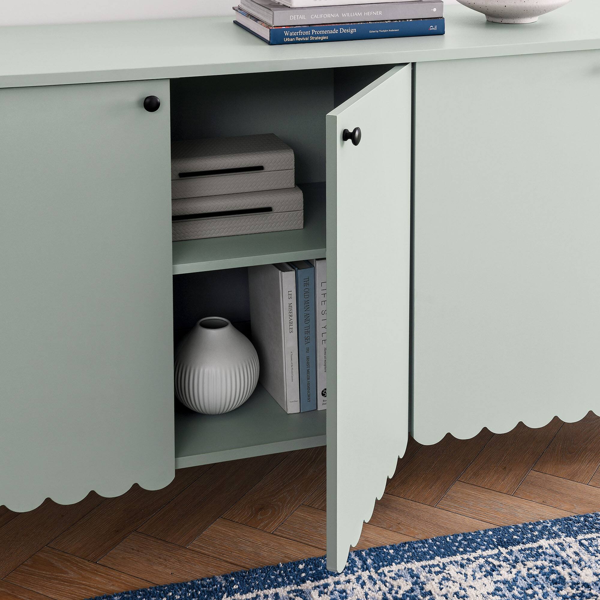 WILLIAM HENNER  
CALIFORNIA CALIFORNIA  
Waterfront Promenade Design  
Urban Strategies  

THE OLD MAN AND THE SEA  
LIFE IS STYLE  
LES MISERABLES