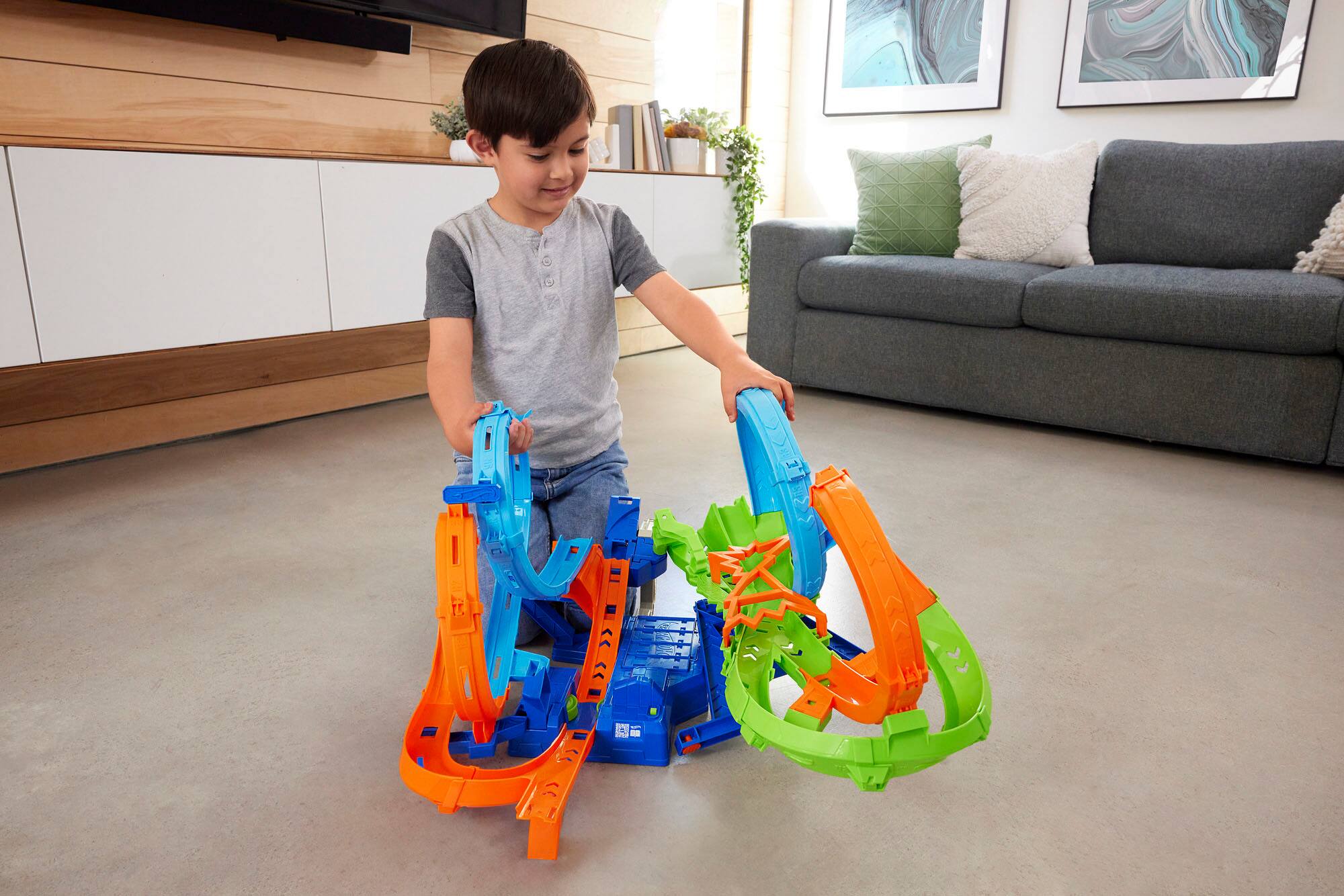 Alt View 21. Hot Wheels - 4-Loop Crash-Out Track Set.
