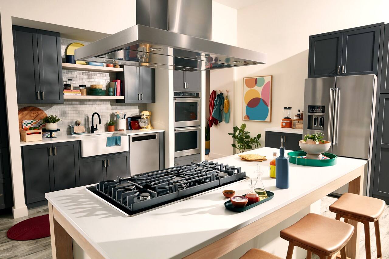 Alt View 12. KitchenAid - 36" Built-In Gas Cooktop with 5 Burners and Dishwasher-Safe Grates and Knobs - Black.