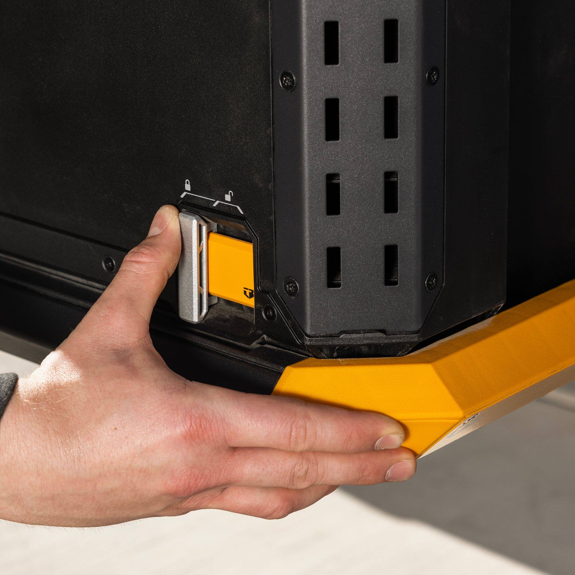 ToughBuilt StackTech Hitch Cargo Carrier, Locking Truck Mount for Hitch ...