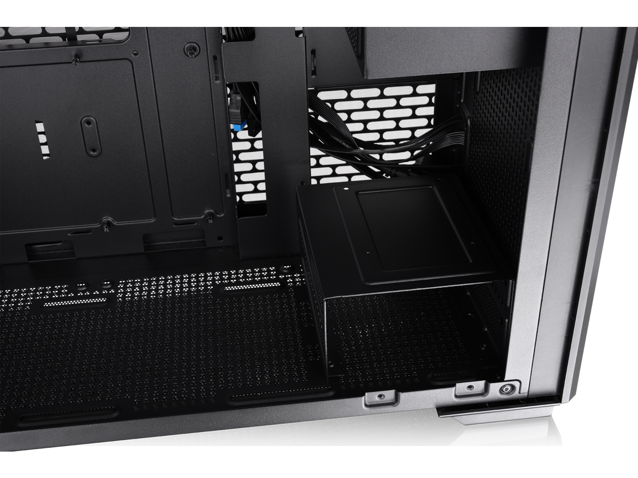 Alt View 9. Thermaltake - Thermaltake TR300 WS Mid Tower ATX Case with Wood Trim - Black.