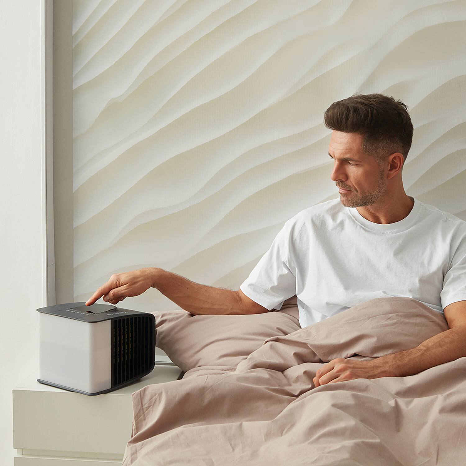 Alt View 2. Evapolar - 12.5-Watt evaSMART Personal Air Cooler - White.