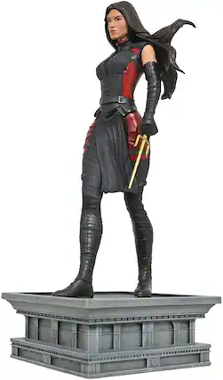 Front. Marvel - Marvel Gallery 10 Inch PVC Statue | Netflix Elektra - Black.