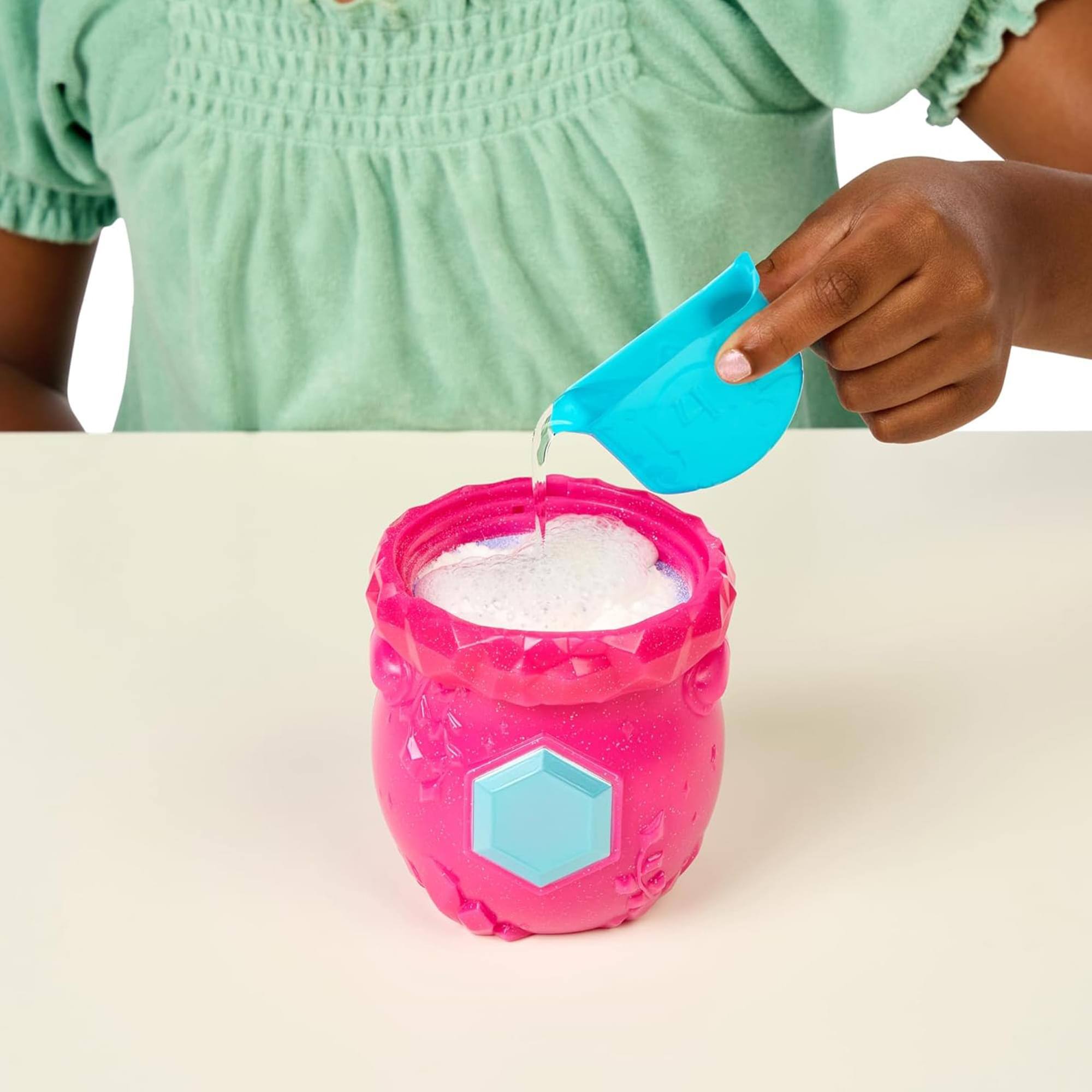 Alt View 4. Moose Toys - Magic Mixies Mixlings S3 Fizz & Reveal Cauldron 2-Pack - Multi-Color.