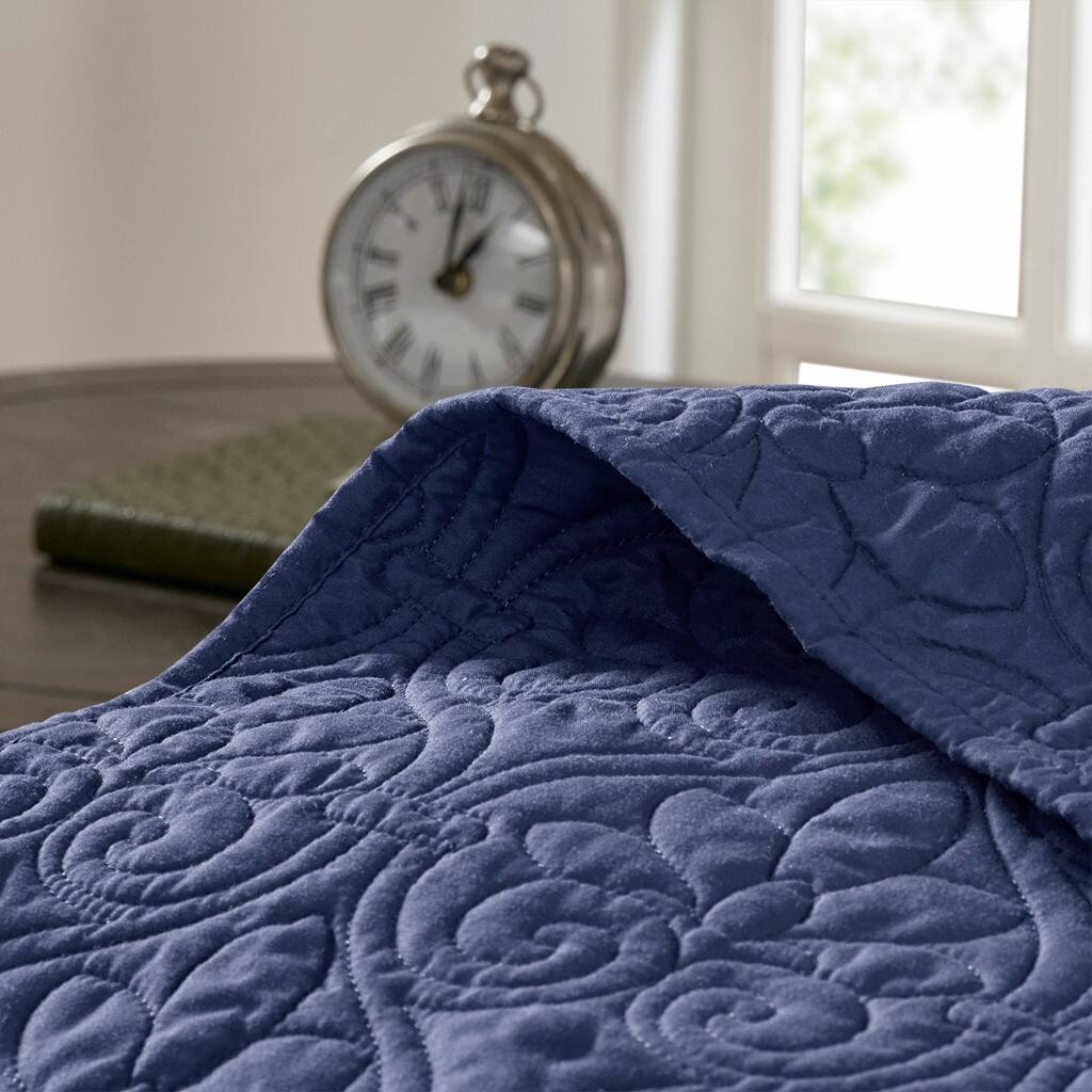 Alt View 1. Gracie Mills - Gracie Mills Sandy Reversible Bedspread Set with Classic Stitch Pattern - Navy.